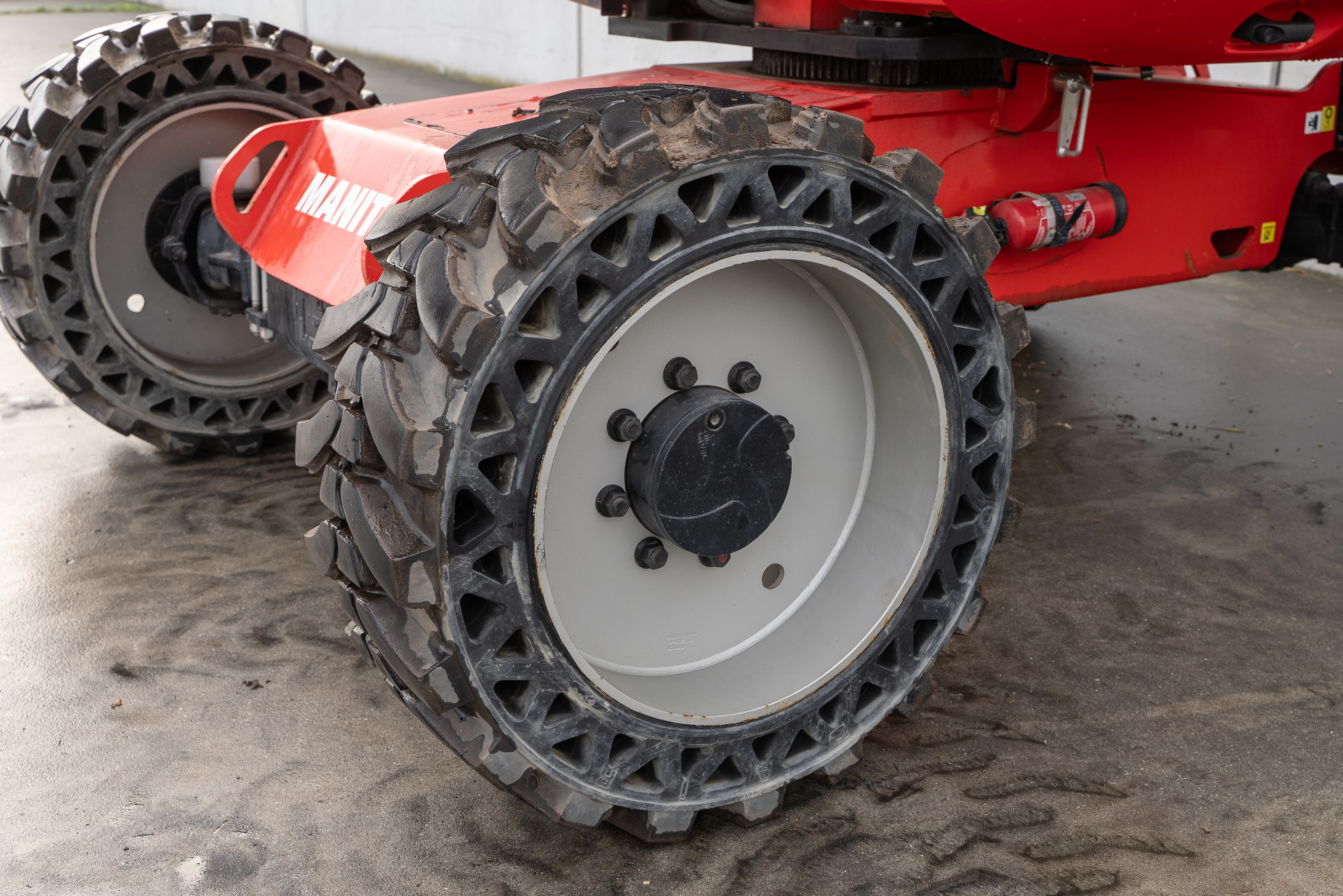 Manitou - Aerial platforms - ATJ 200 RC - Chassis / Wheel