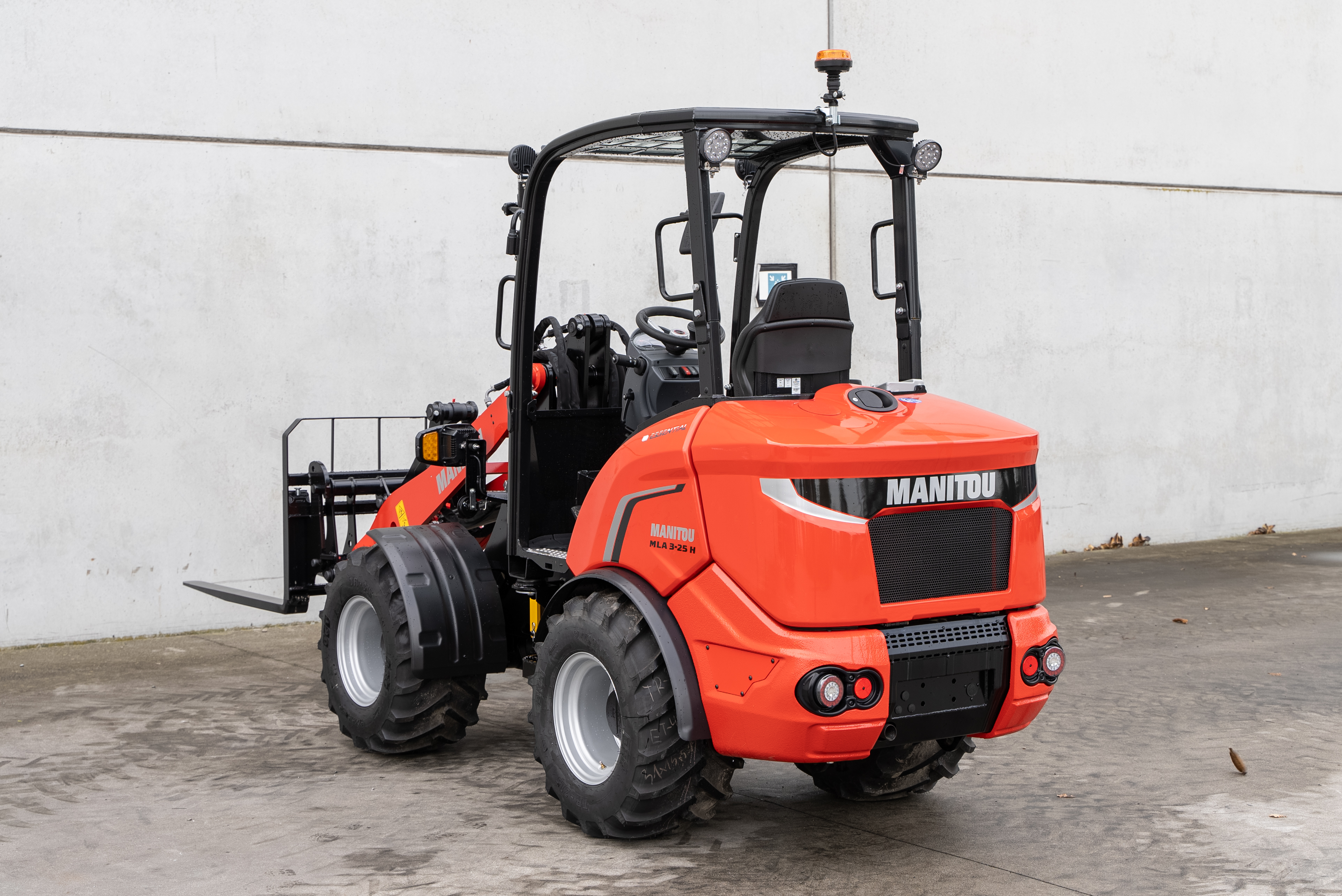 Manitou - Wheelloaders - MLA 3-25 H P ST5 S1 - Back left
