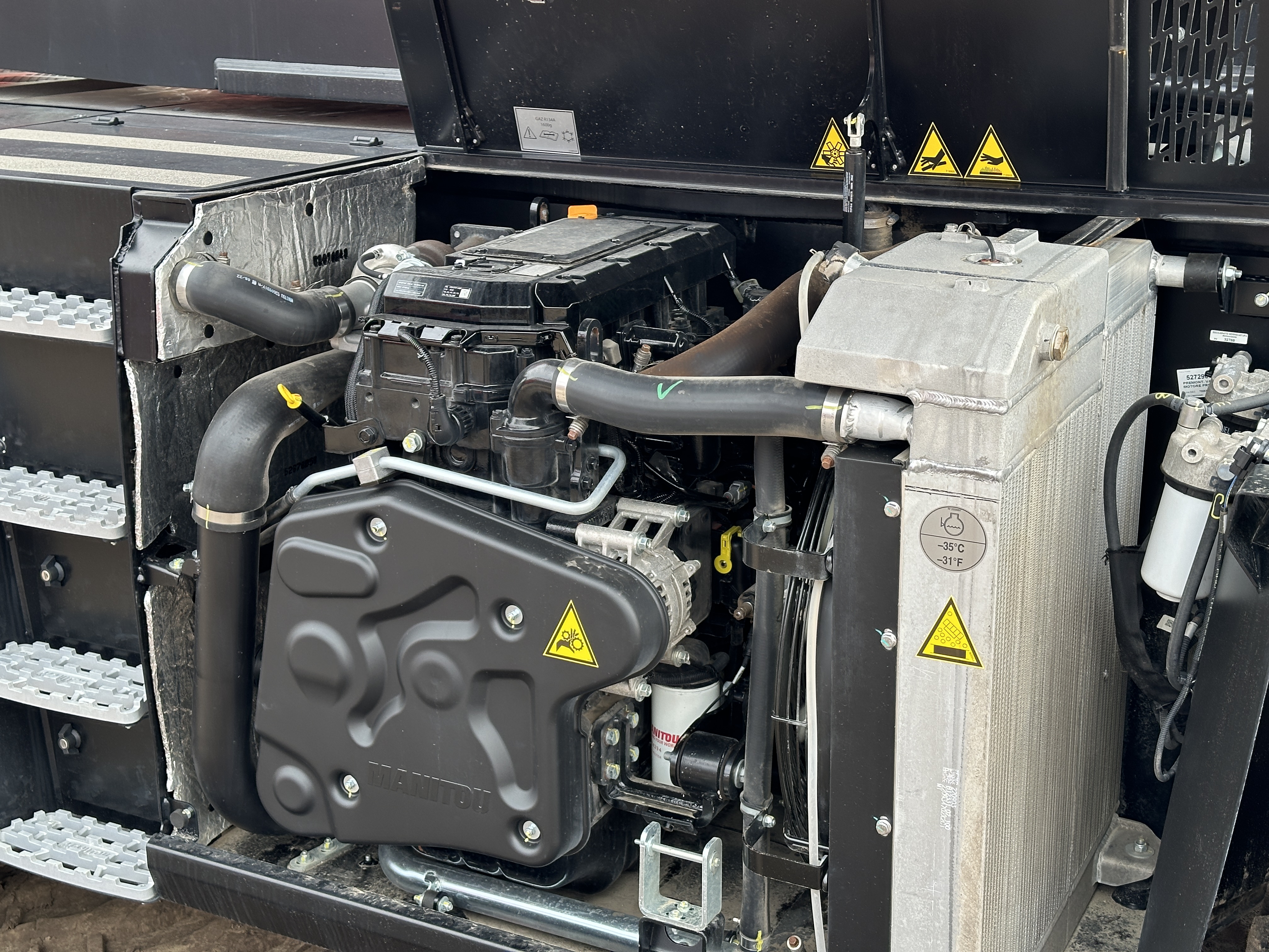 MRT 2260 360 160Y ST5 S1 - Engine