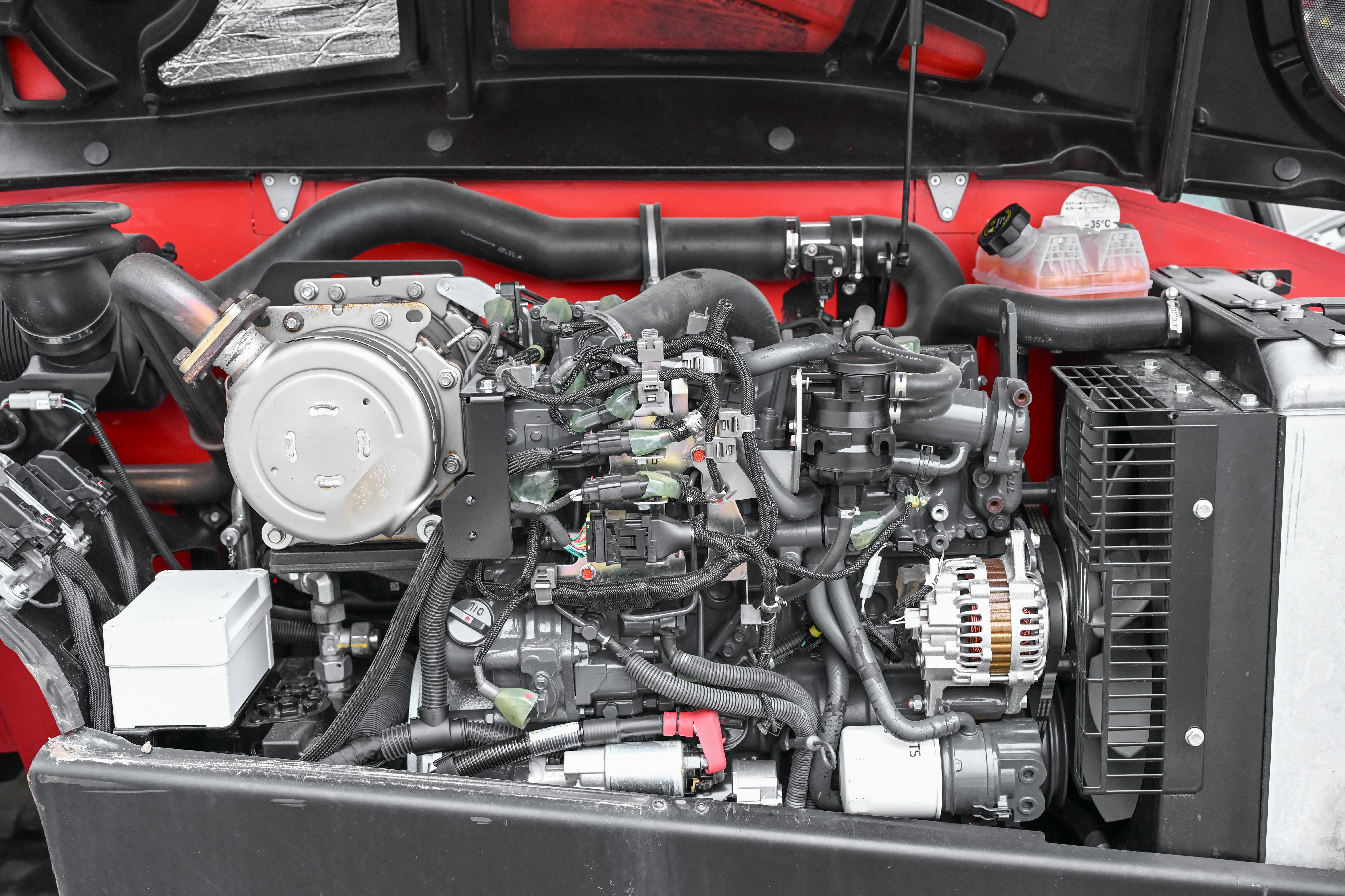 MT 730 H 75K ST5 S1 - Engine