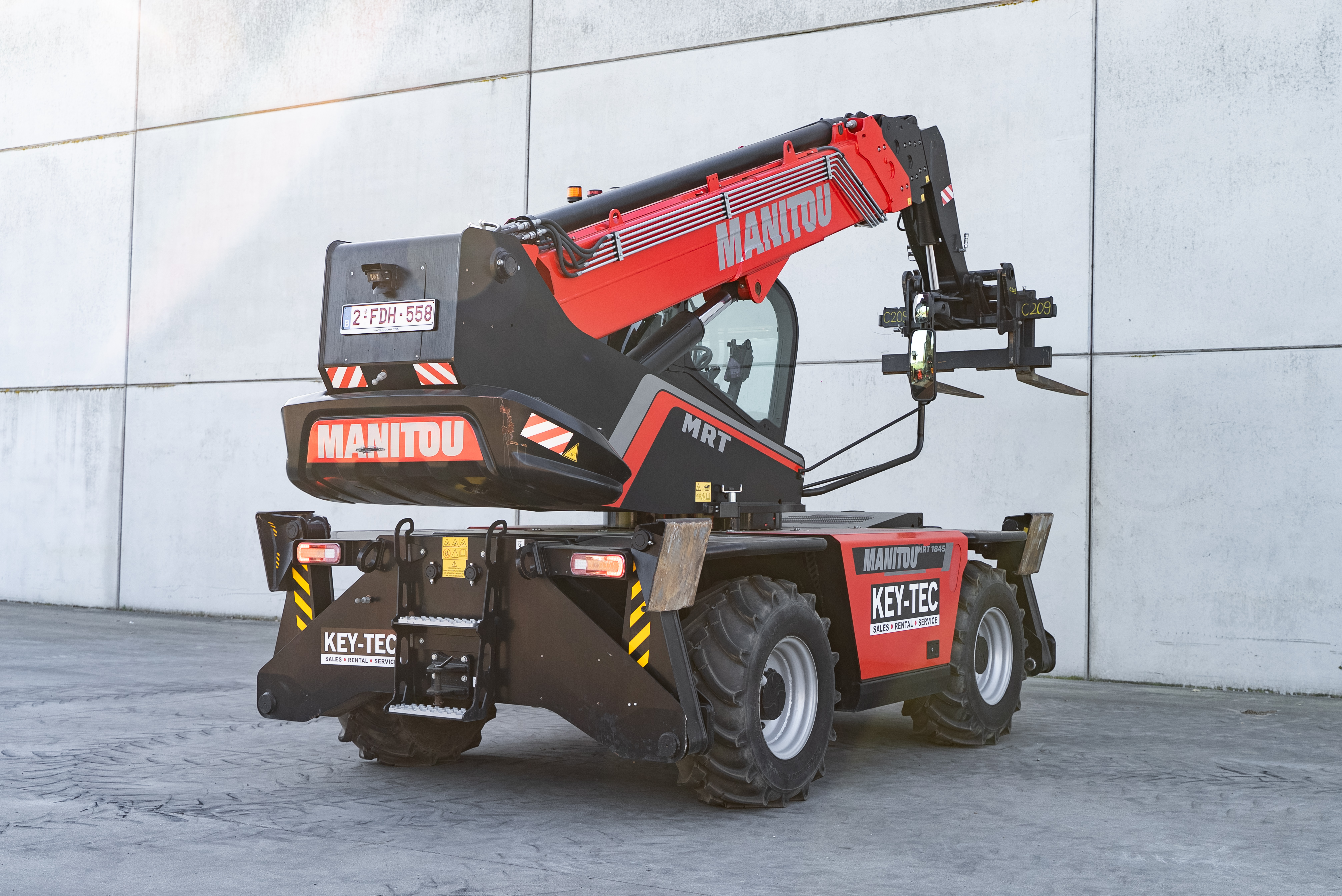Manitou - Verreikers - MRT 1845 360 115D ST5 S1 - Rechts achter