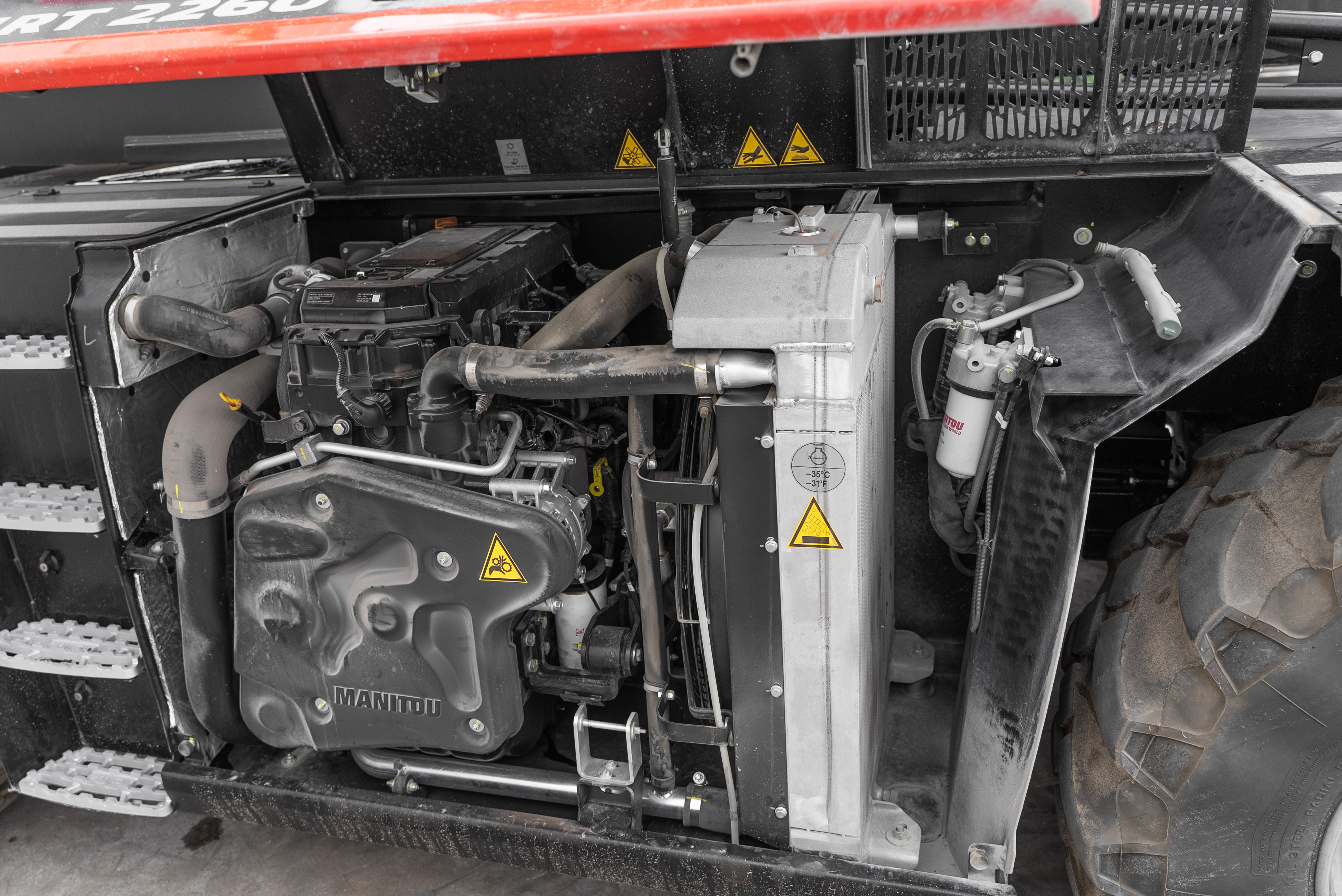 MRT 2260 360 160Y ST5 S1 - Engine