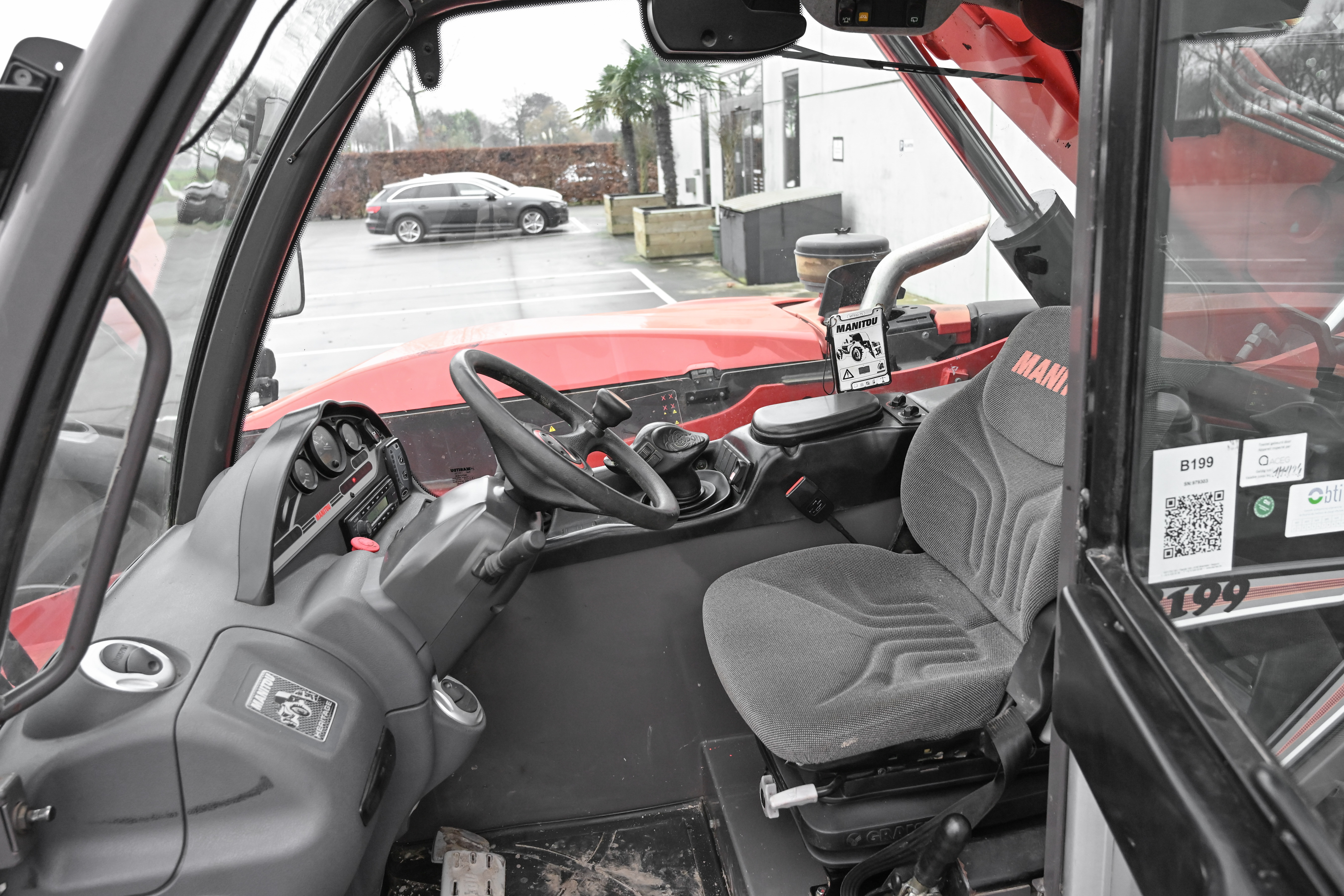 MT 932 EASY 75D ST3B S1 - Interior back
