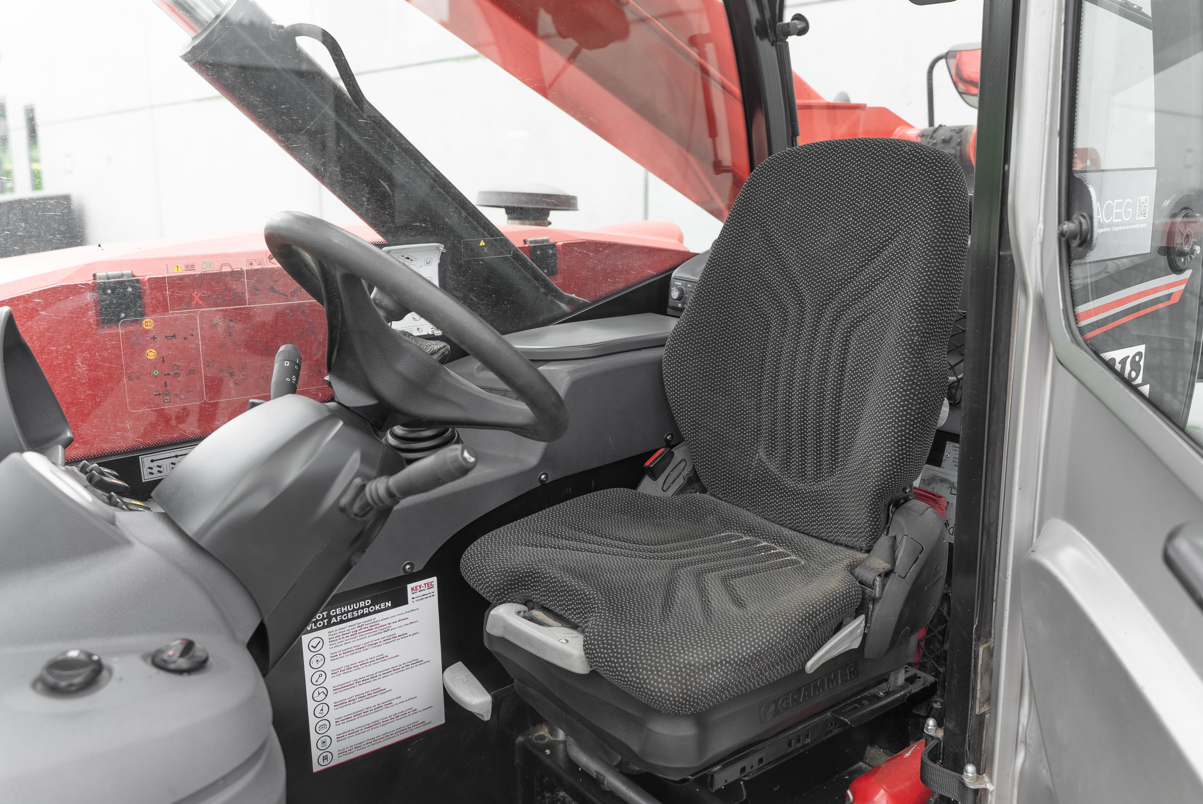 MT 625 H COMFORT 75K ST5 S1 - Interior back