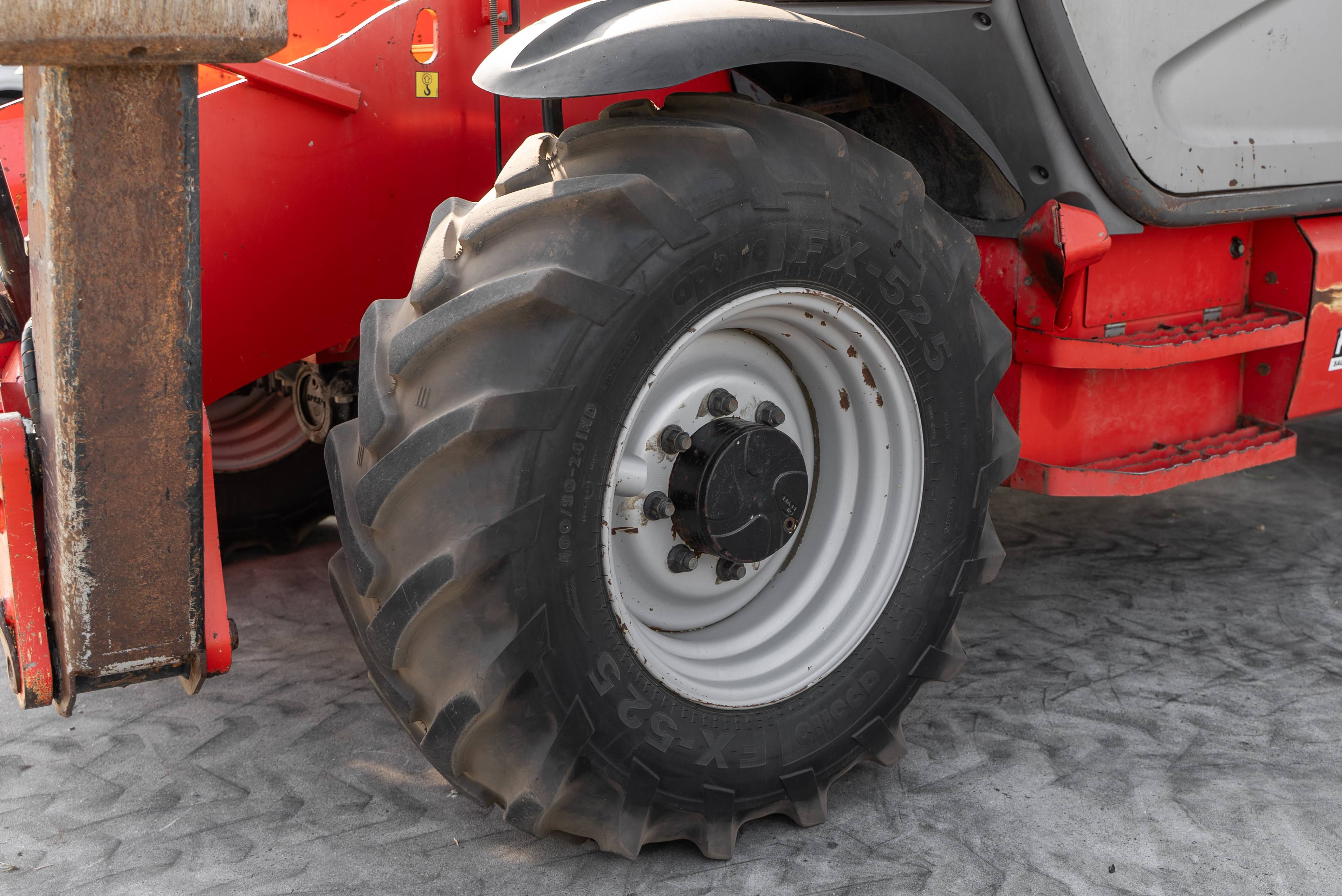 Manitou - Verreikers - MT 1440 100P ST3B S2 - Chassis / Wiel