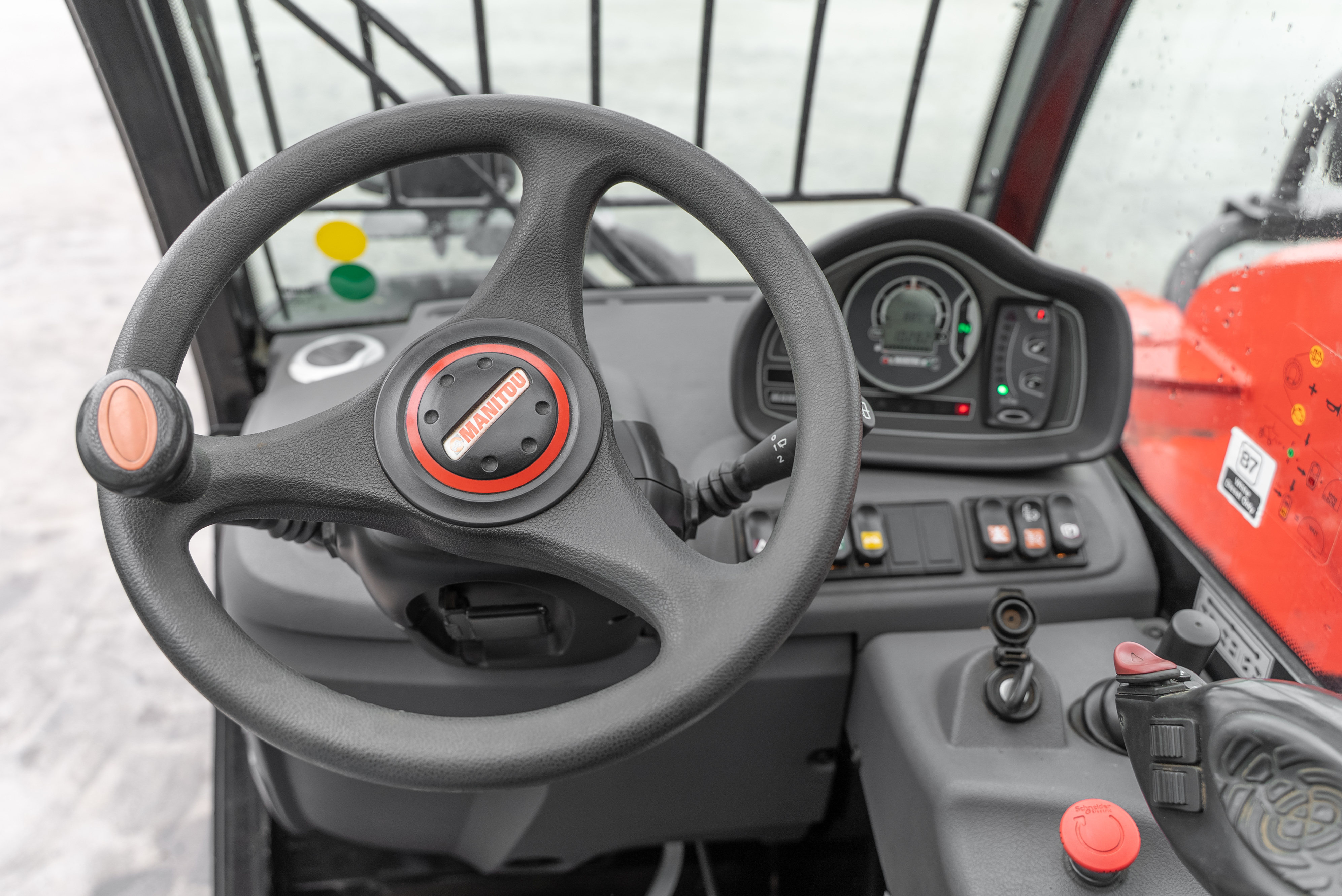 MT 625 H COMFORT 75K ST5 S1 - Interior front