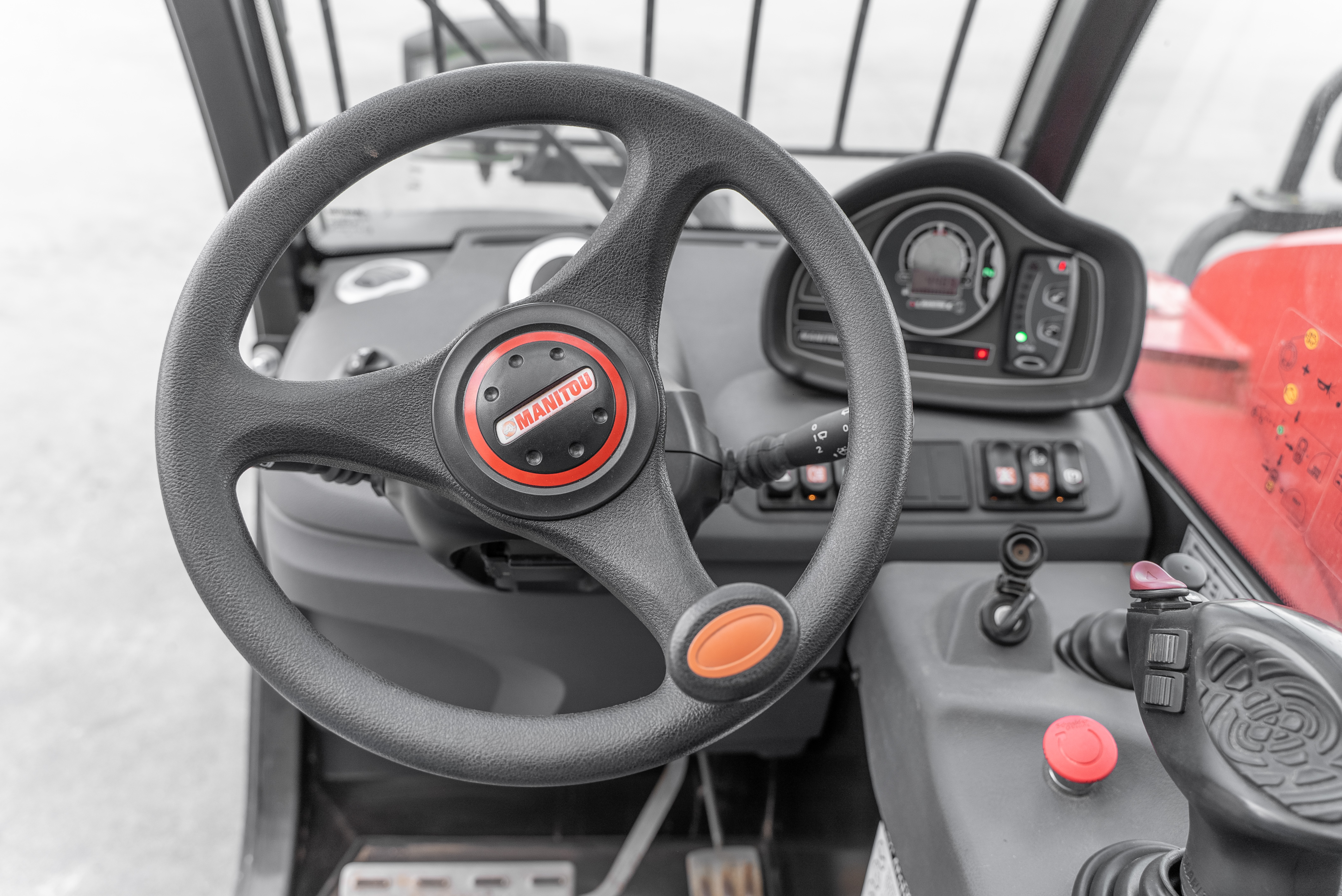 MT 625 H COMFORT 75K ST5 S1 - Interior front