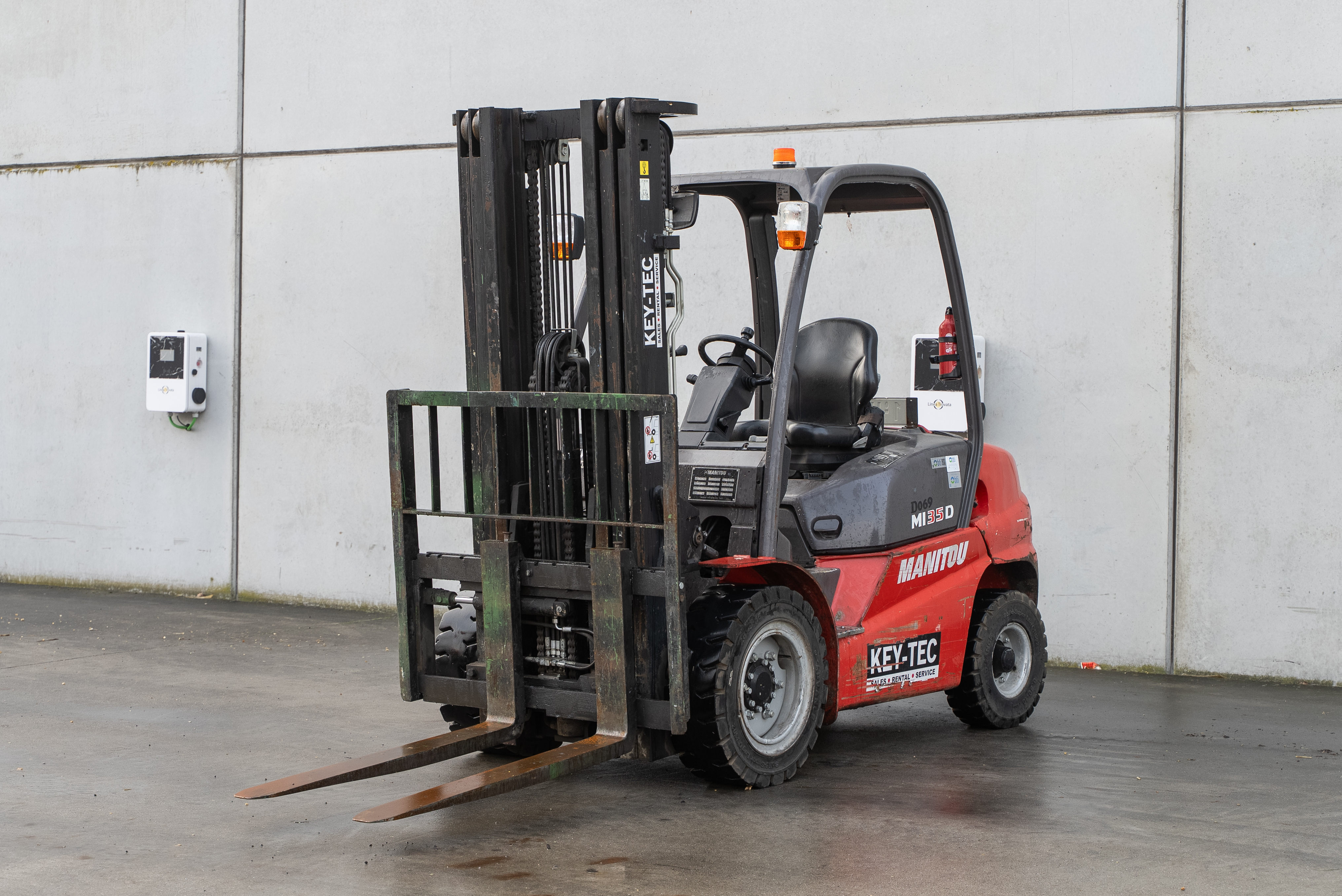 Manitou - Forklifts - MI 35 D Y E3 S3 - Front left