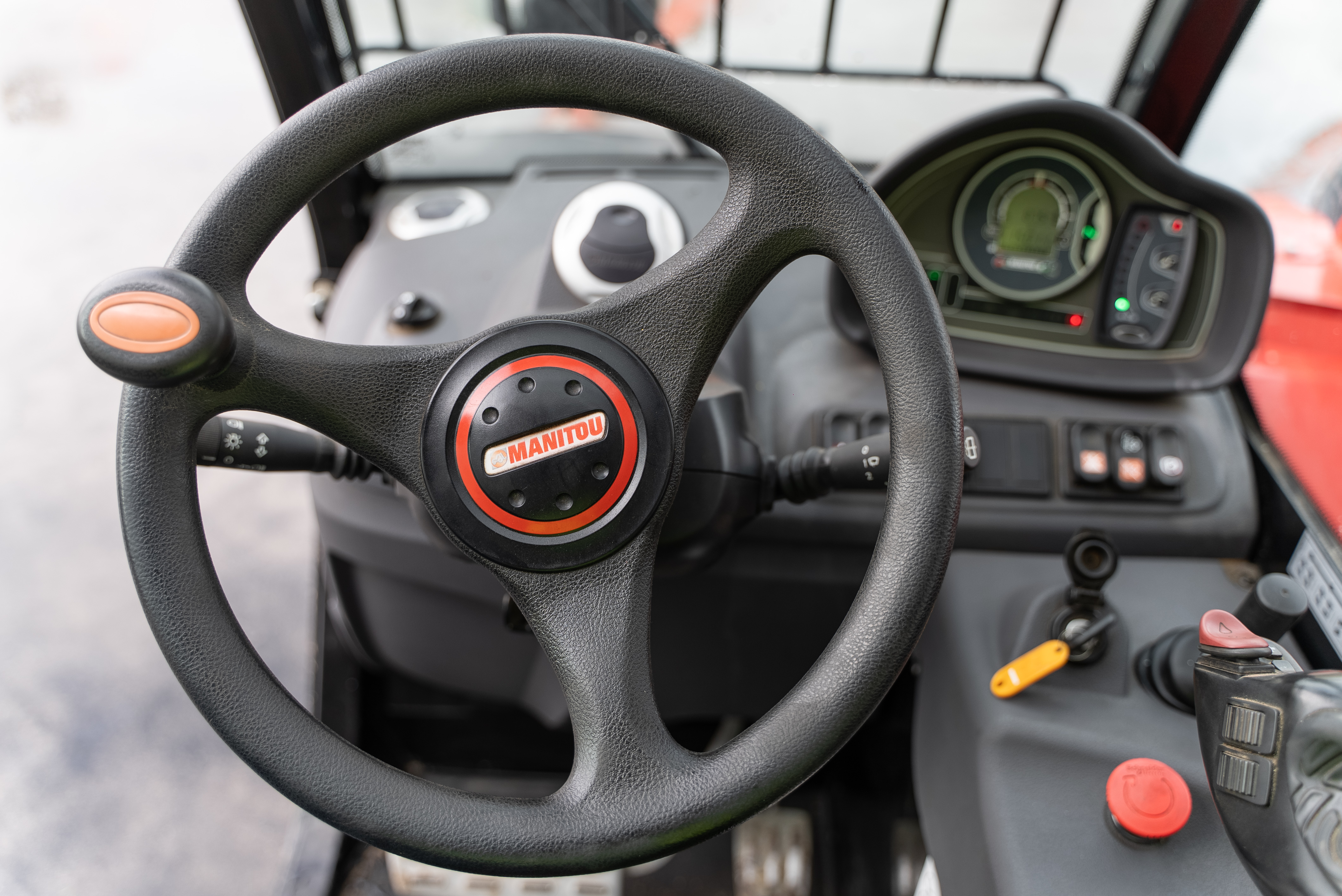 MT 625 H COMFORT 75K ST5 S1 - Interior front