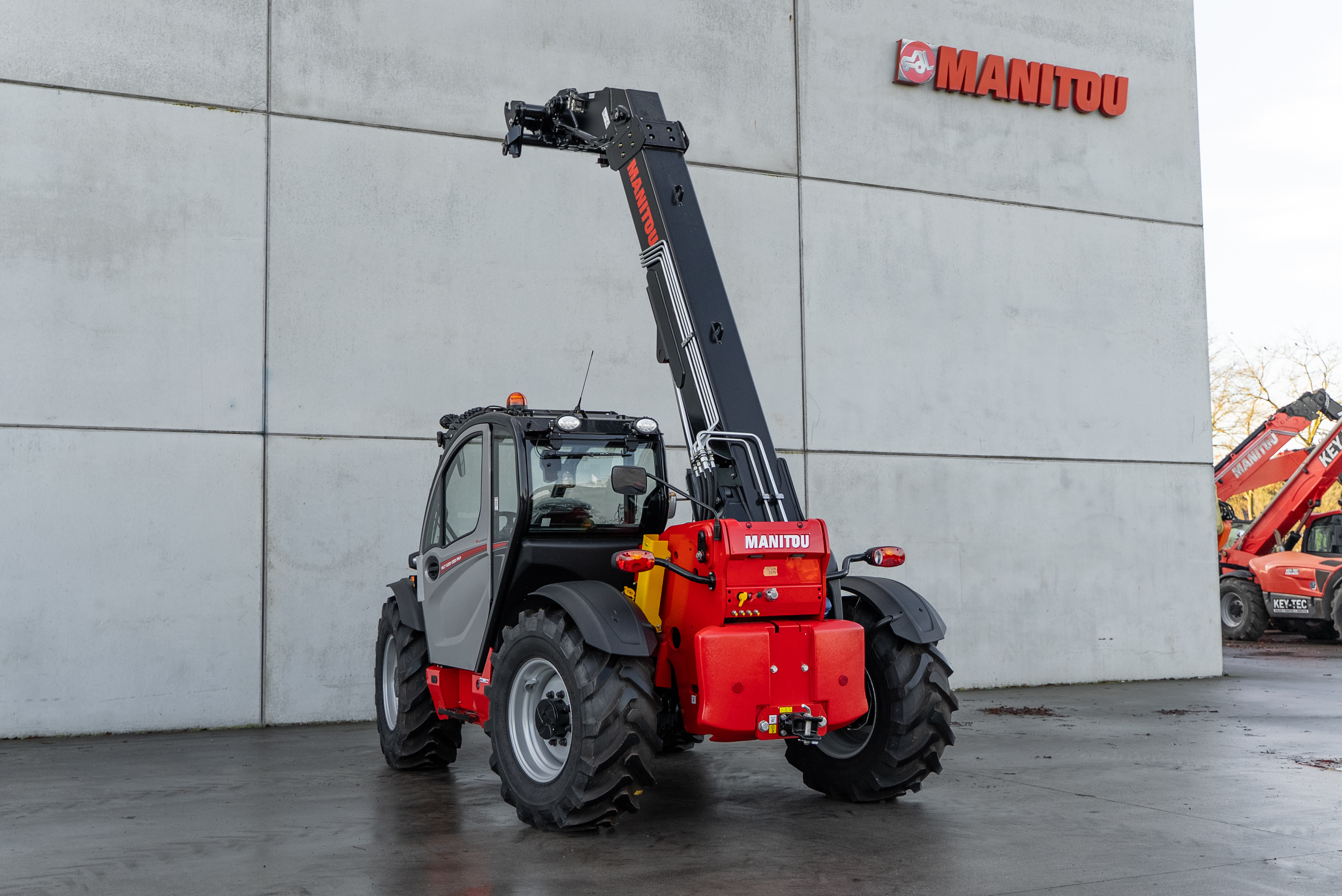 MLT 635 130 PS D ST5 S1 - Back left