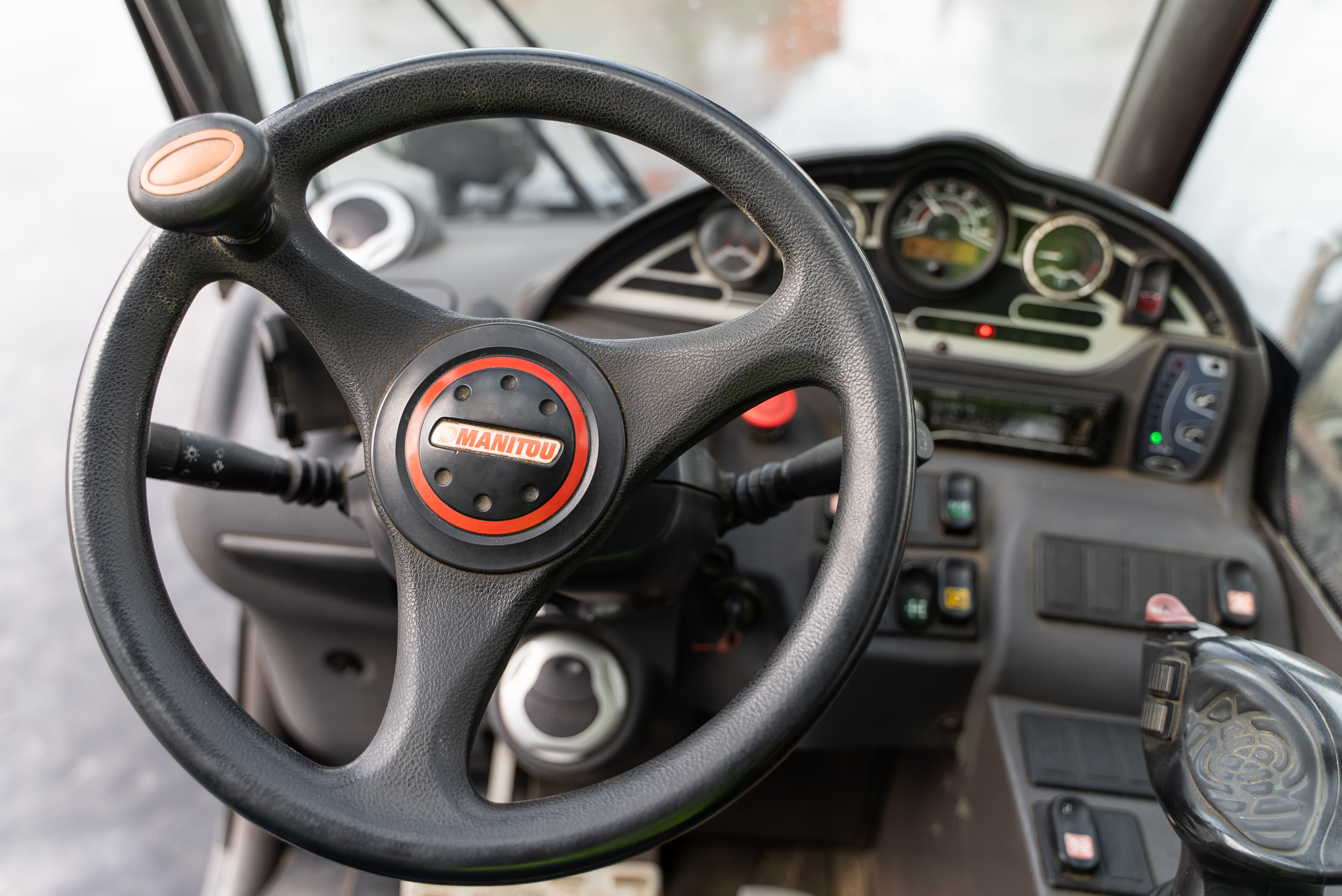 MLT 629 20P ST3B - Interior front