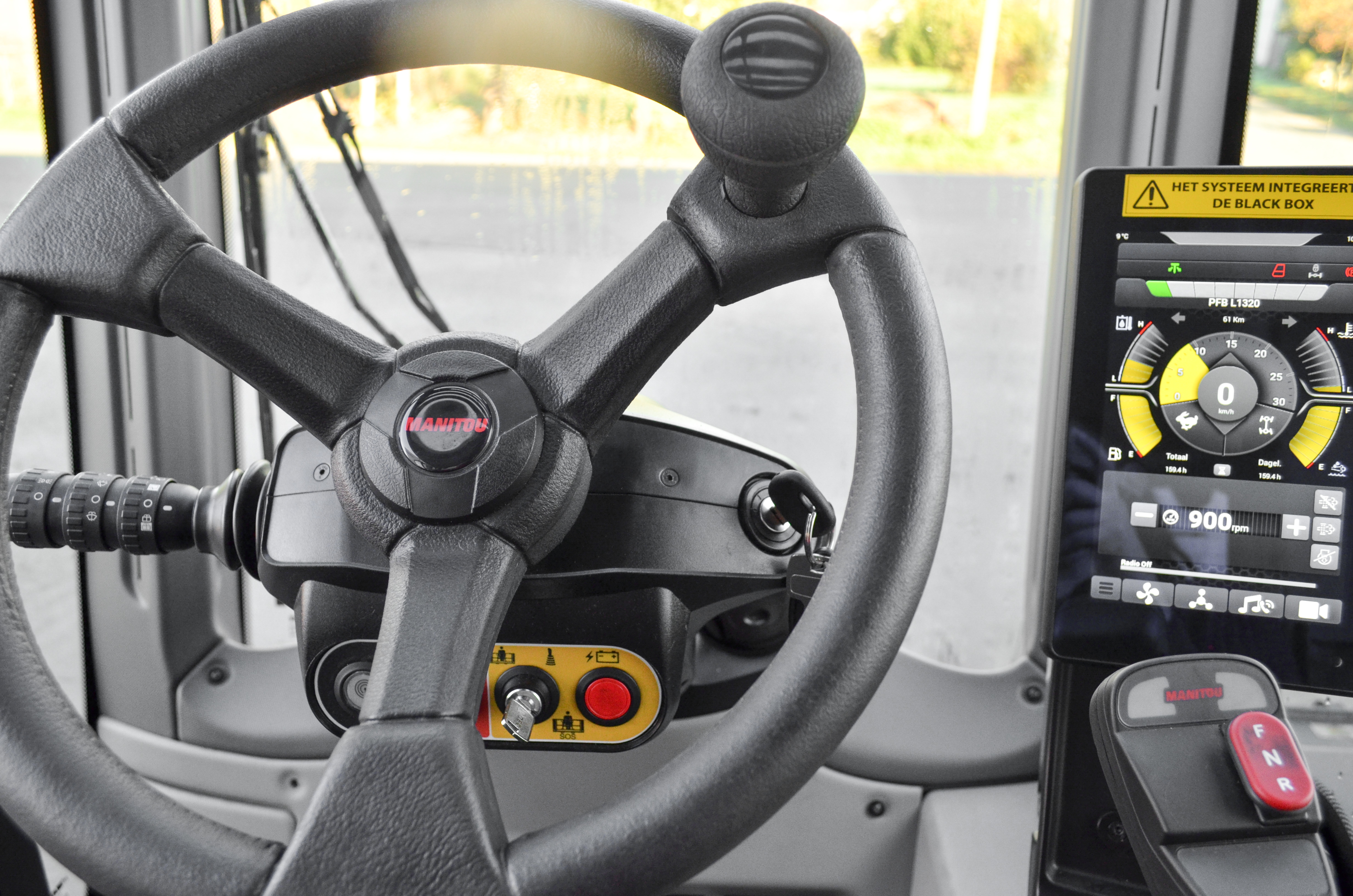 MRT 1845 360 115D ST5 S1 - Interior front