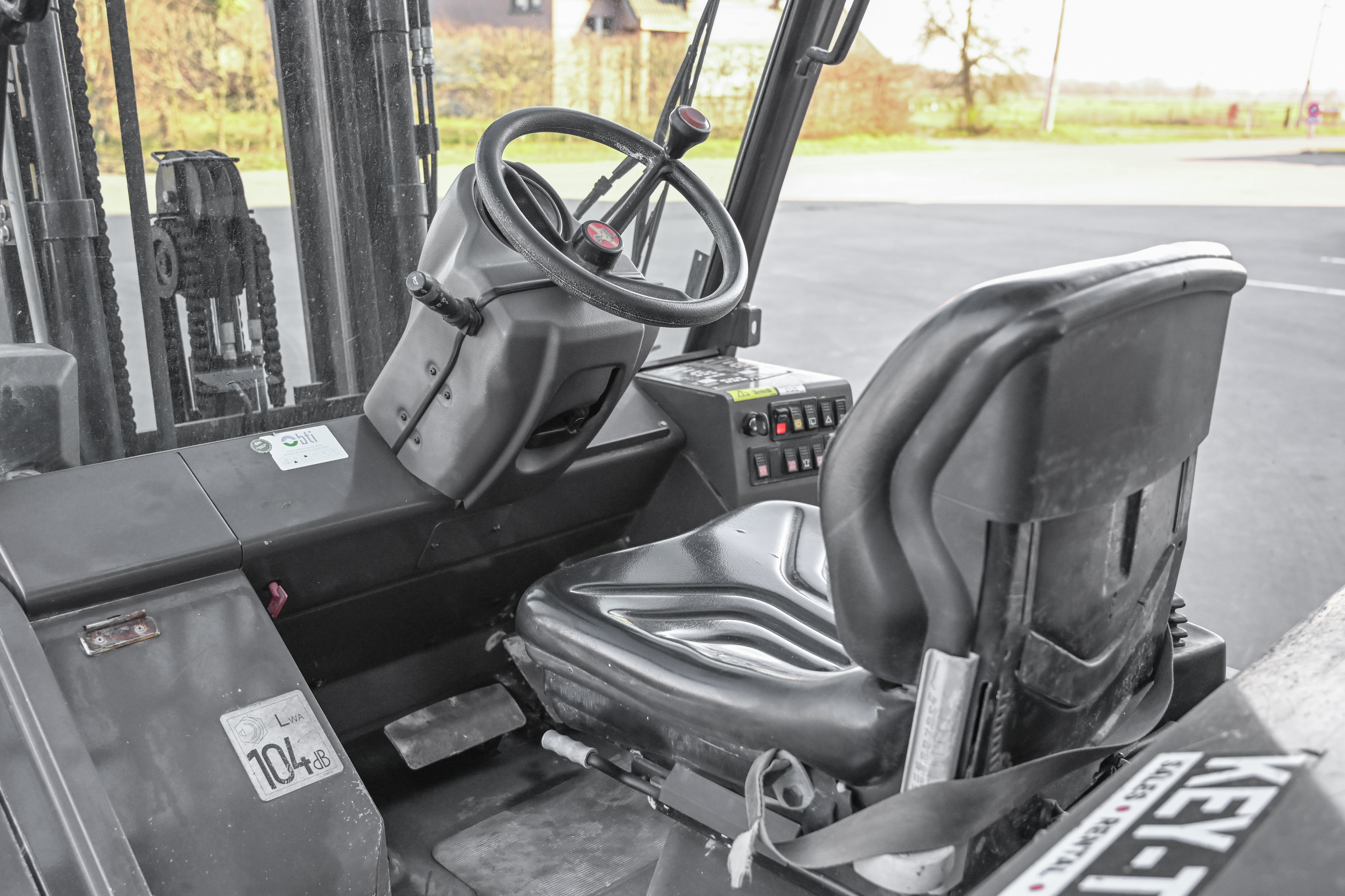 MH 25-4 BUGGIE 36KW 4ST3A - Interior back