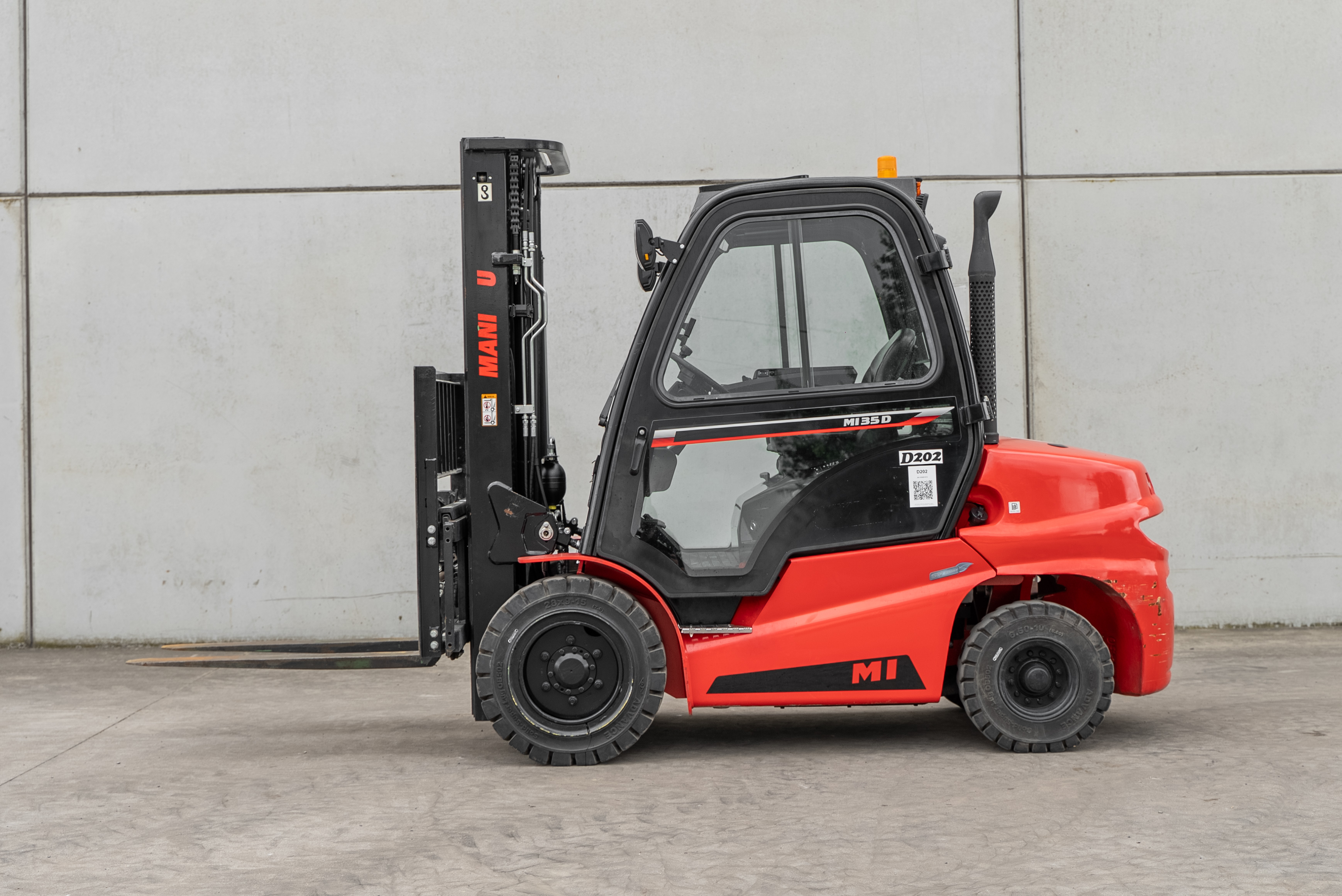 MI 35 D K ST5 S1 - Side