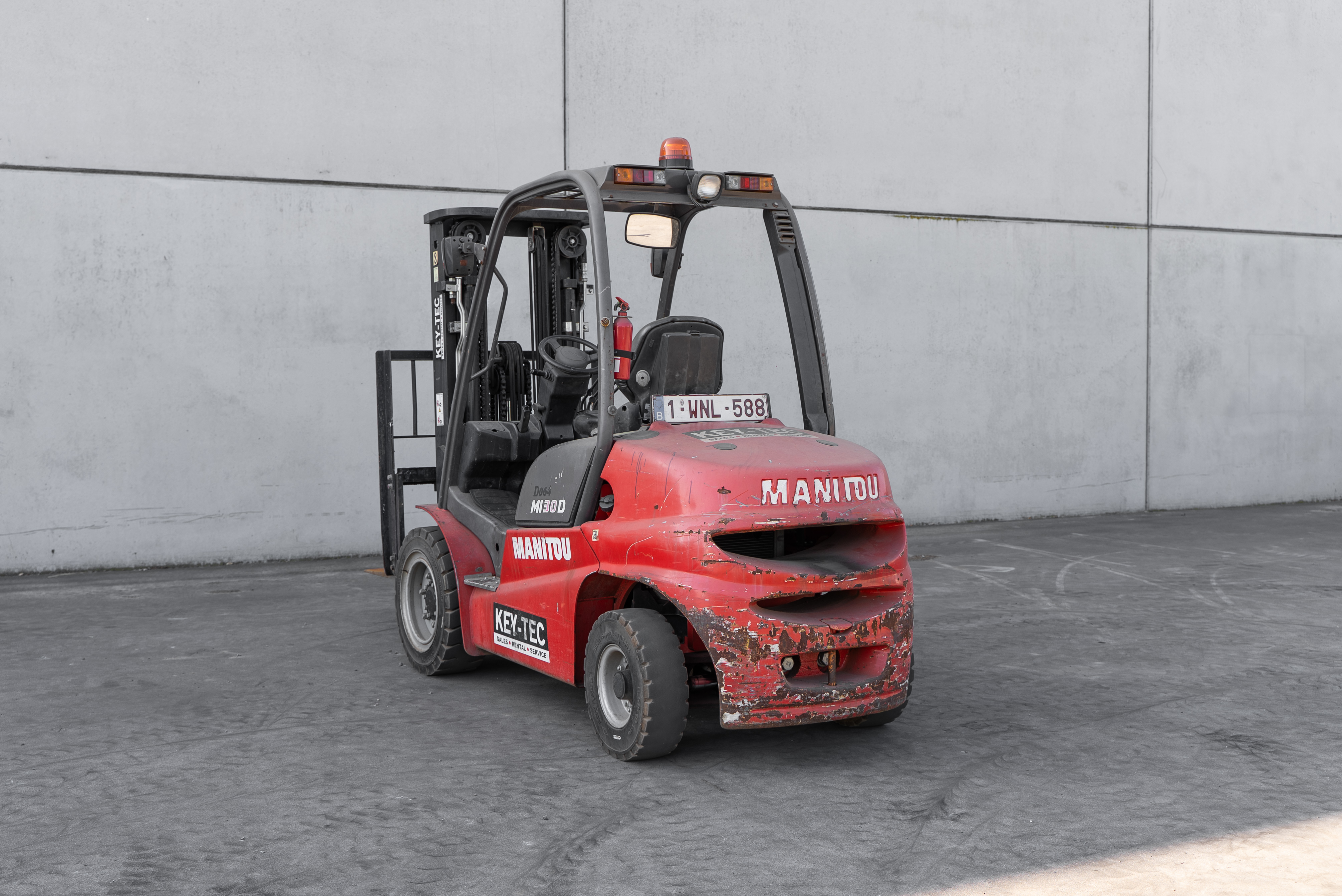 Manitou - Chariots élévateurs - MI 30 D - Arrière gauche