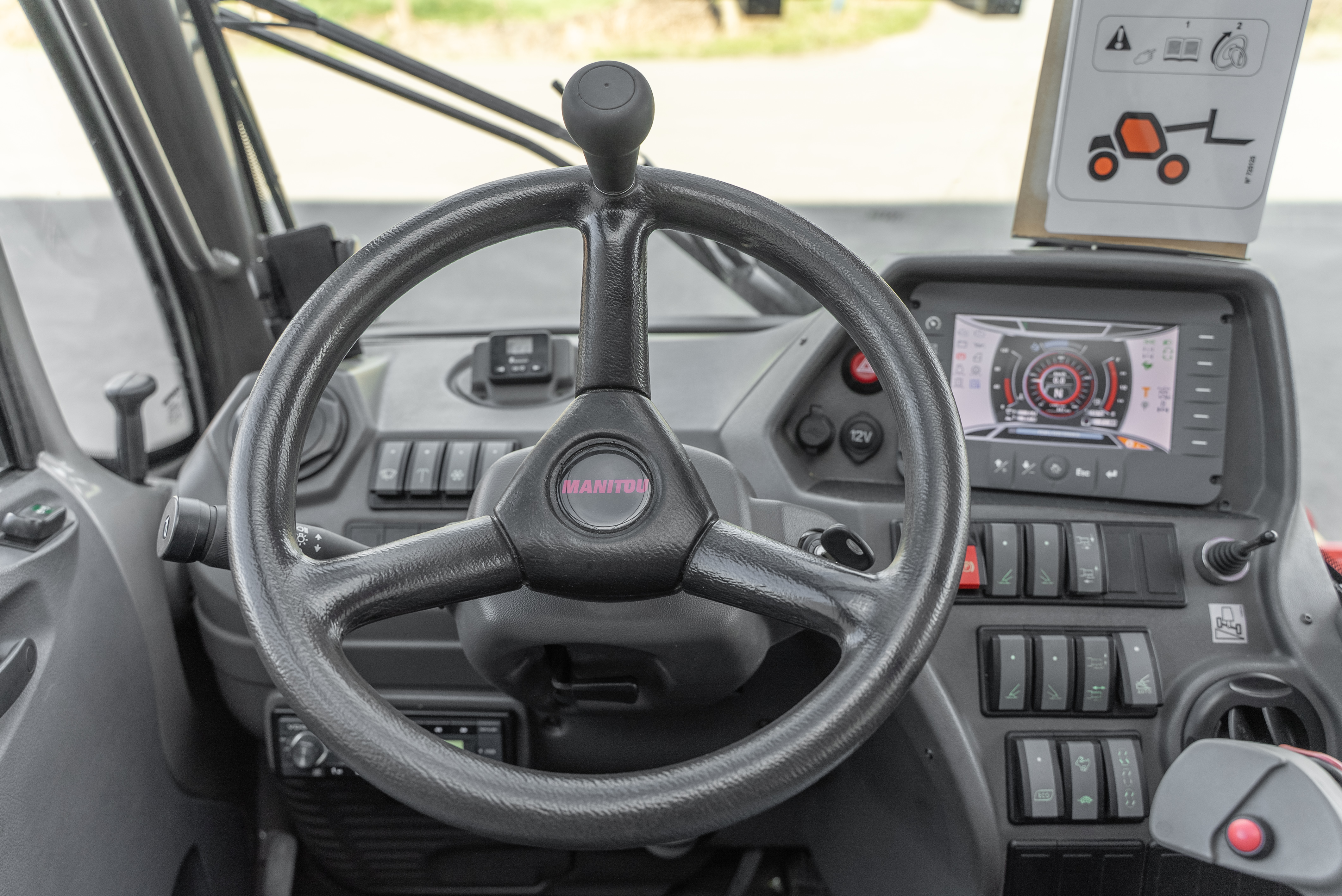 MRT 2550 PRIV+ ST4 S2 - Interior front