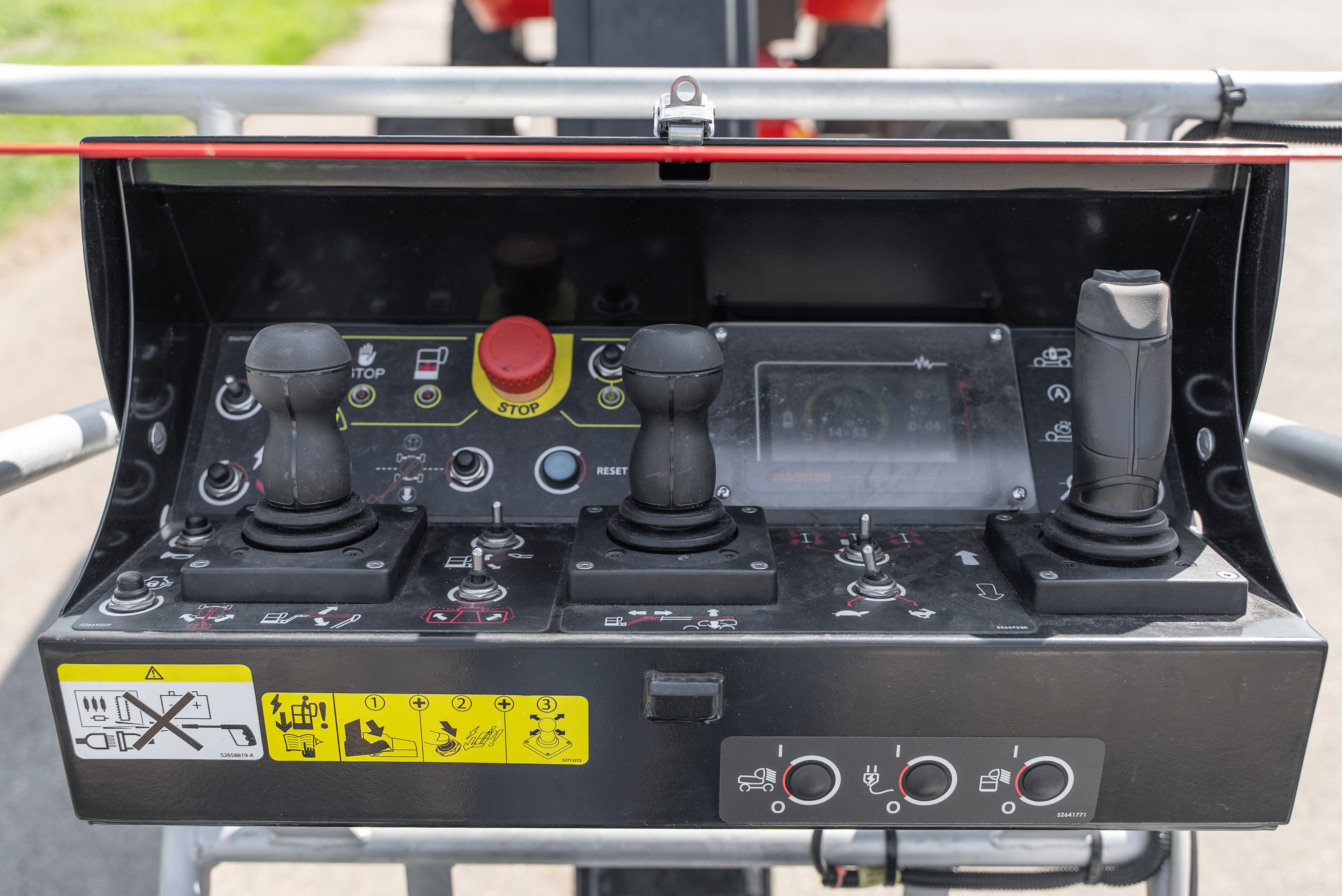 ATJE 200 RC 4RD S1 - Interior front