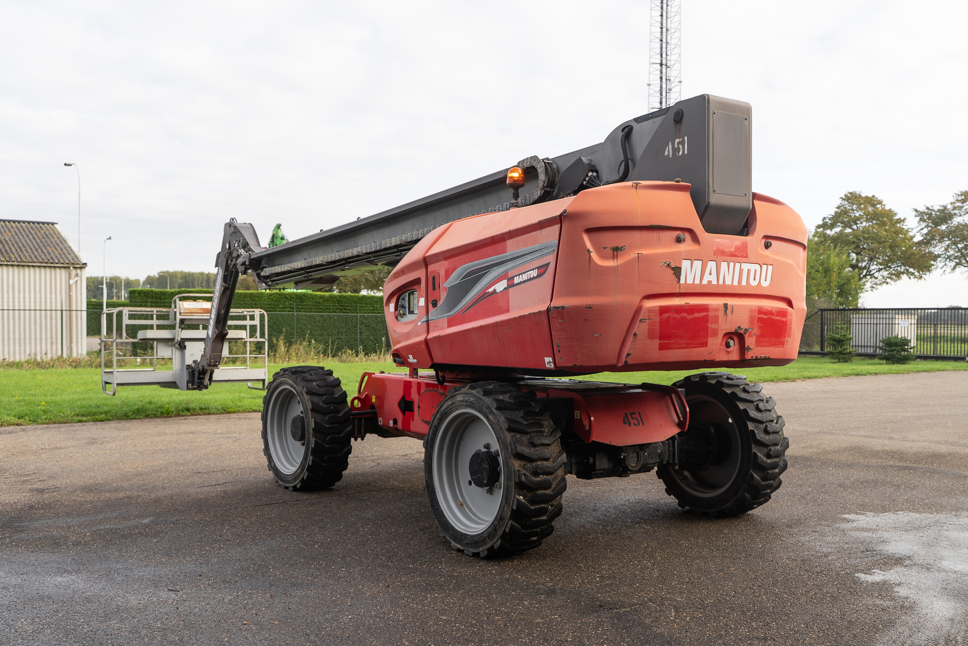 Manitou - Nacelles élévatrices - TJ 280 - Arrière gauche