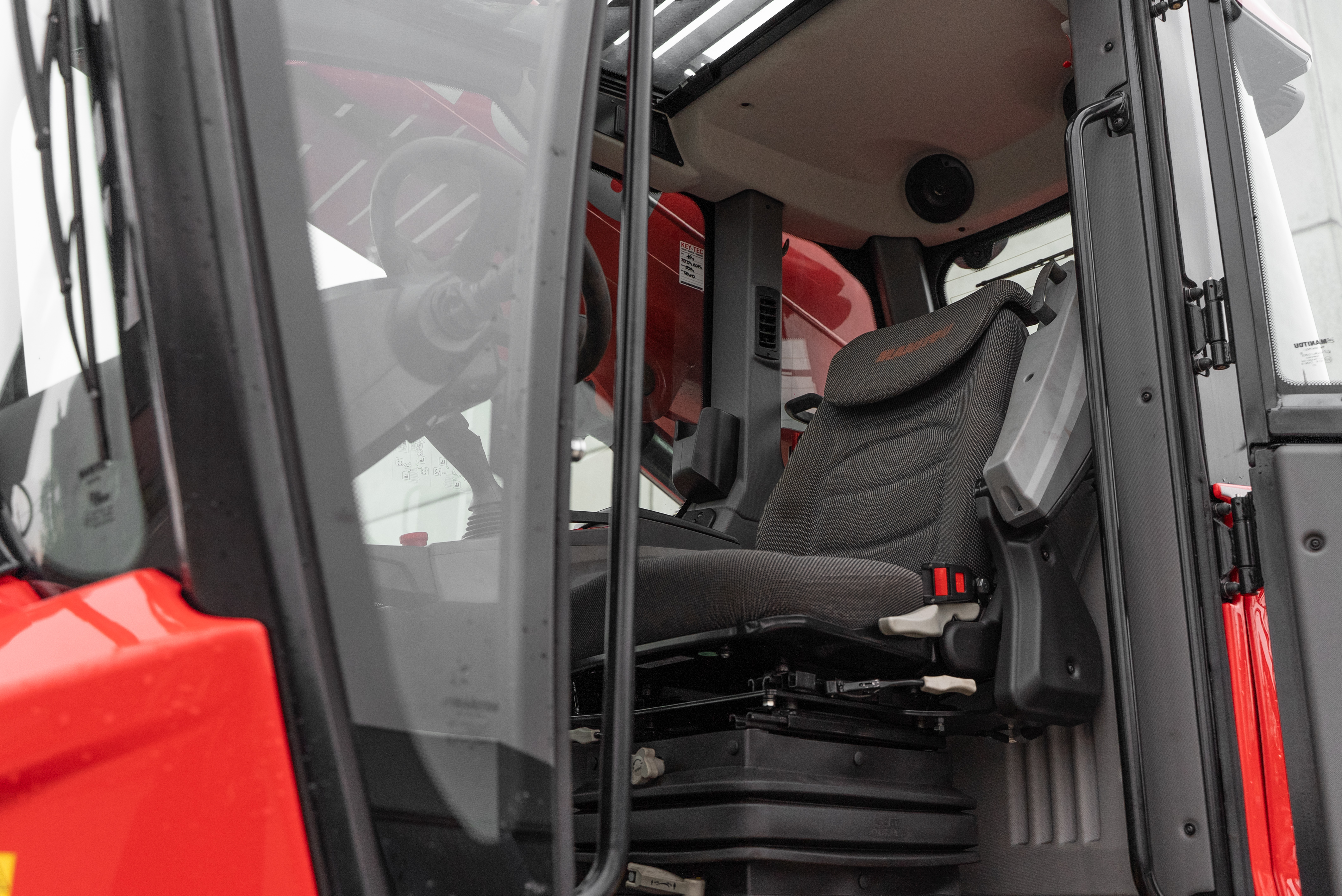 MRT 1845 360 115D ST5 S1 - Interior back