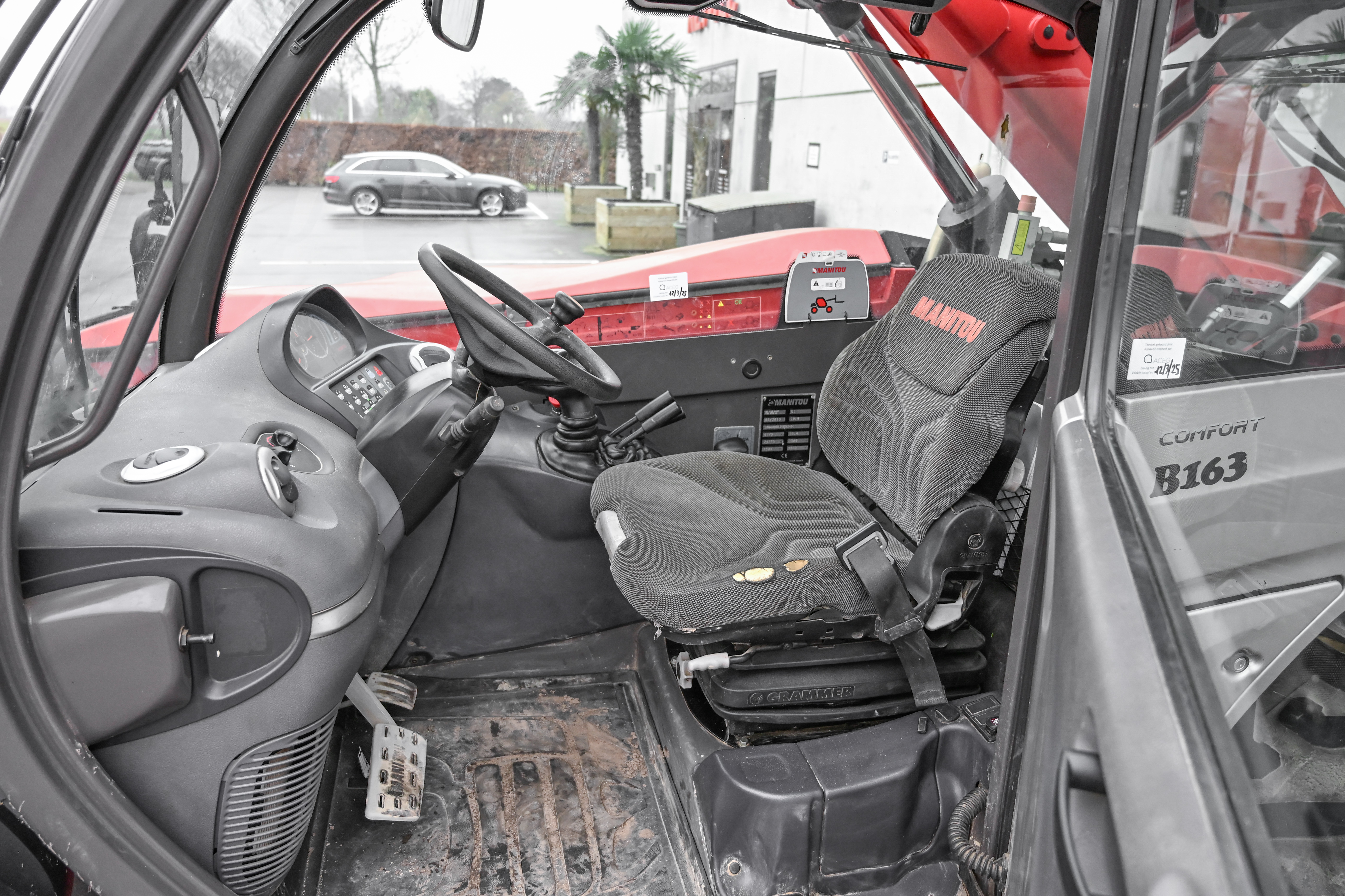 MT 1135 EASY 75D ST3B S1 - Interior back