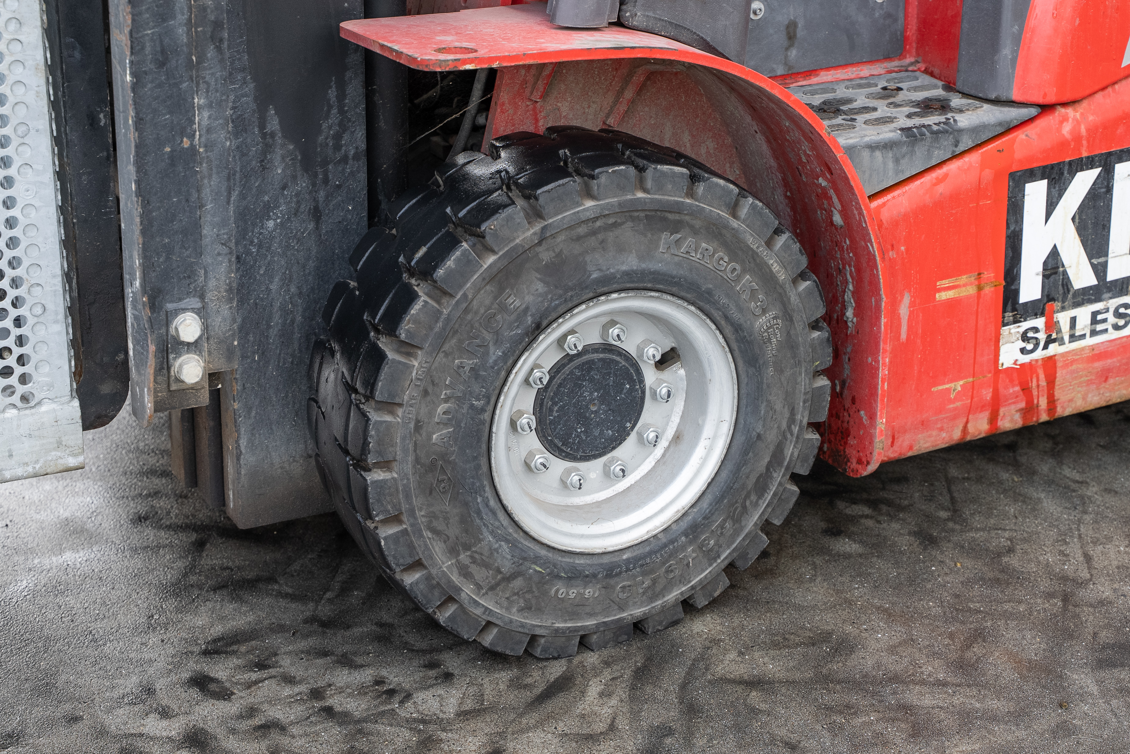 Manitou - Forklifts - ME 430 80V S3 - Chassis / Wheel