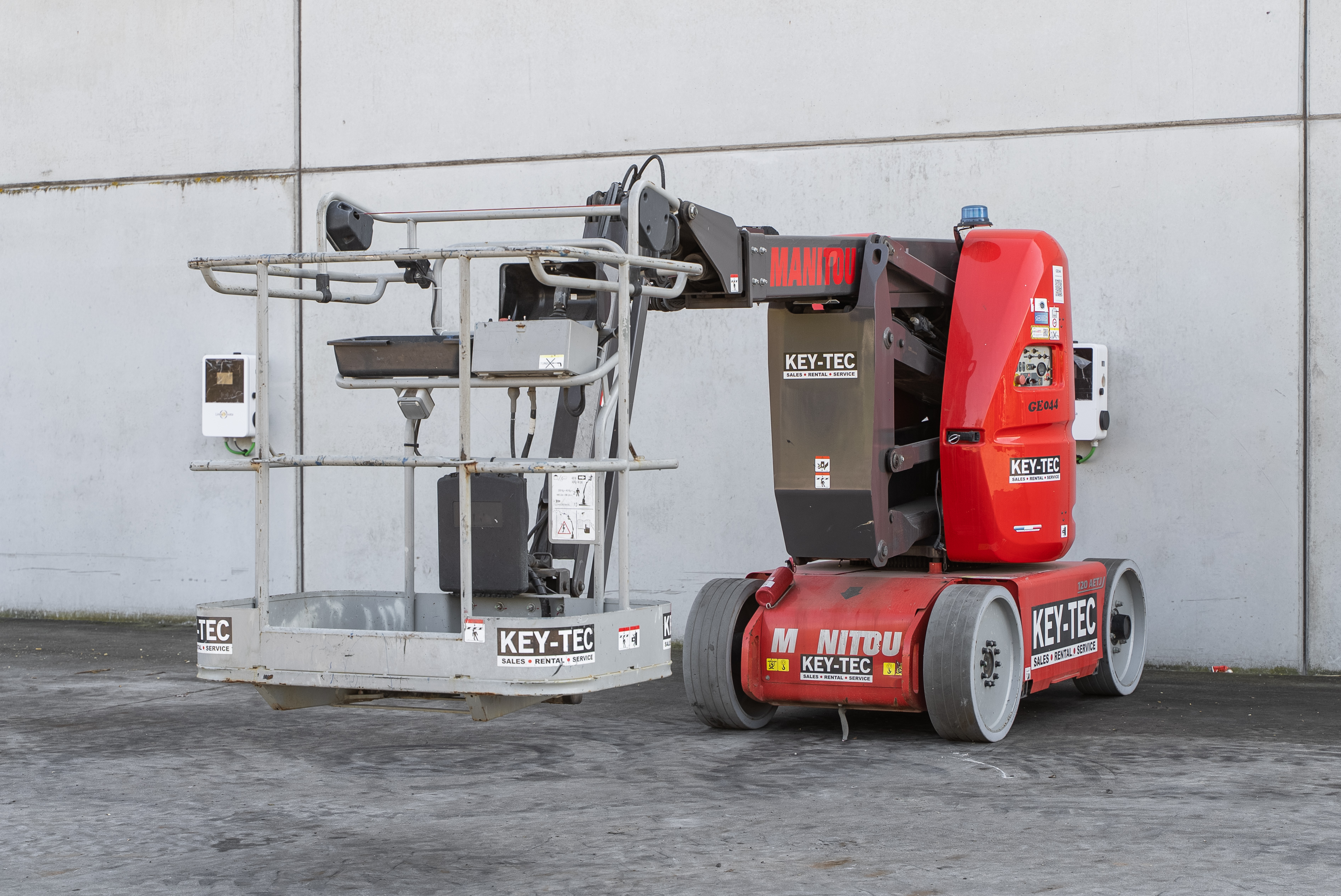 Manitou - Hoogwerkers - AETJ 120 COMPACT 2 3D - Links voor