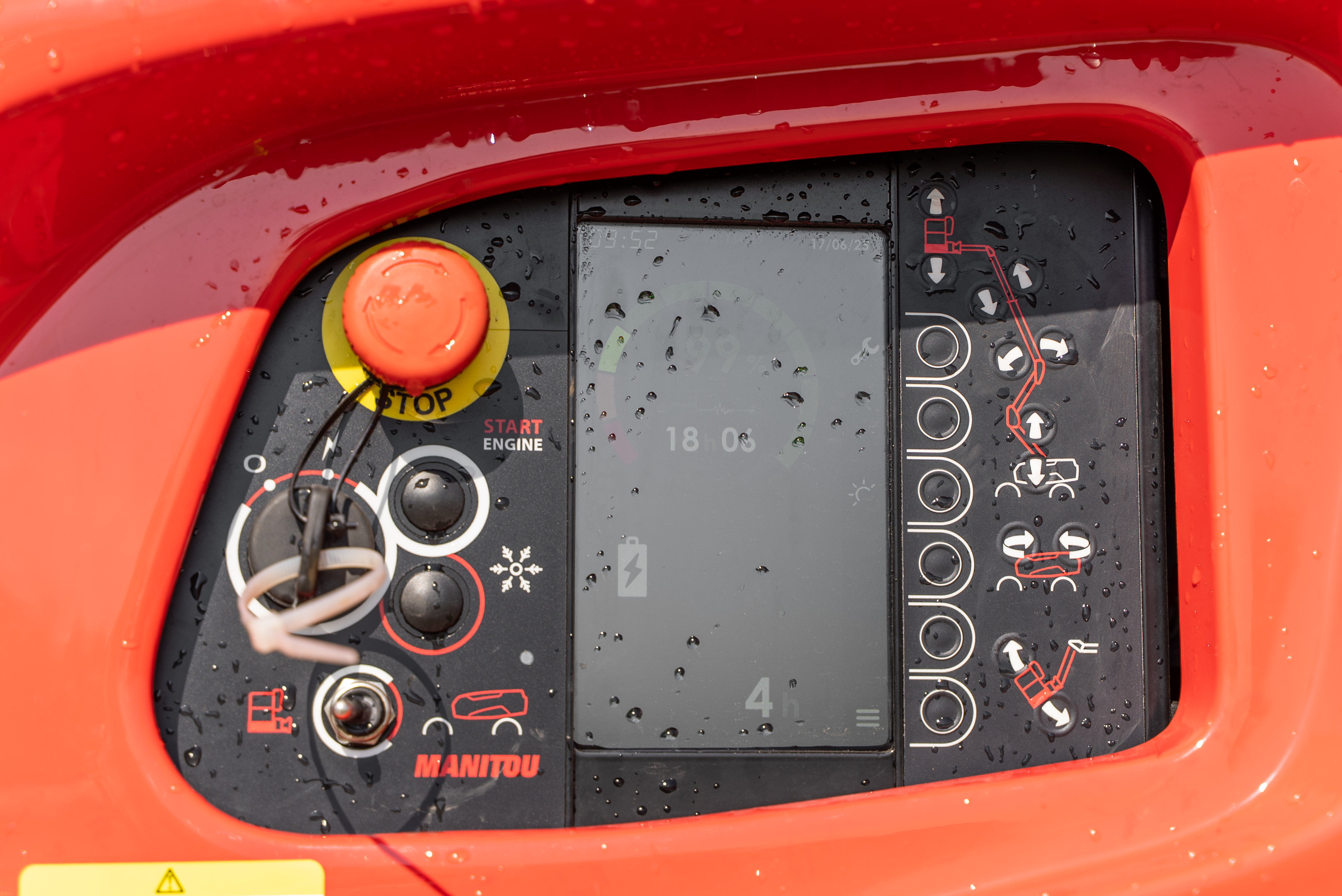 ATJ+ 160 E S1 - Hours / Display