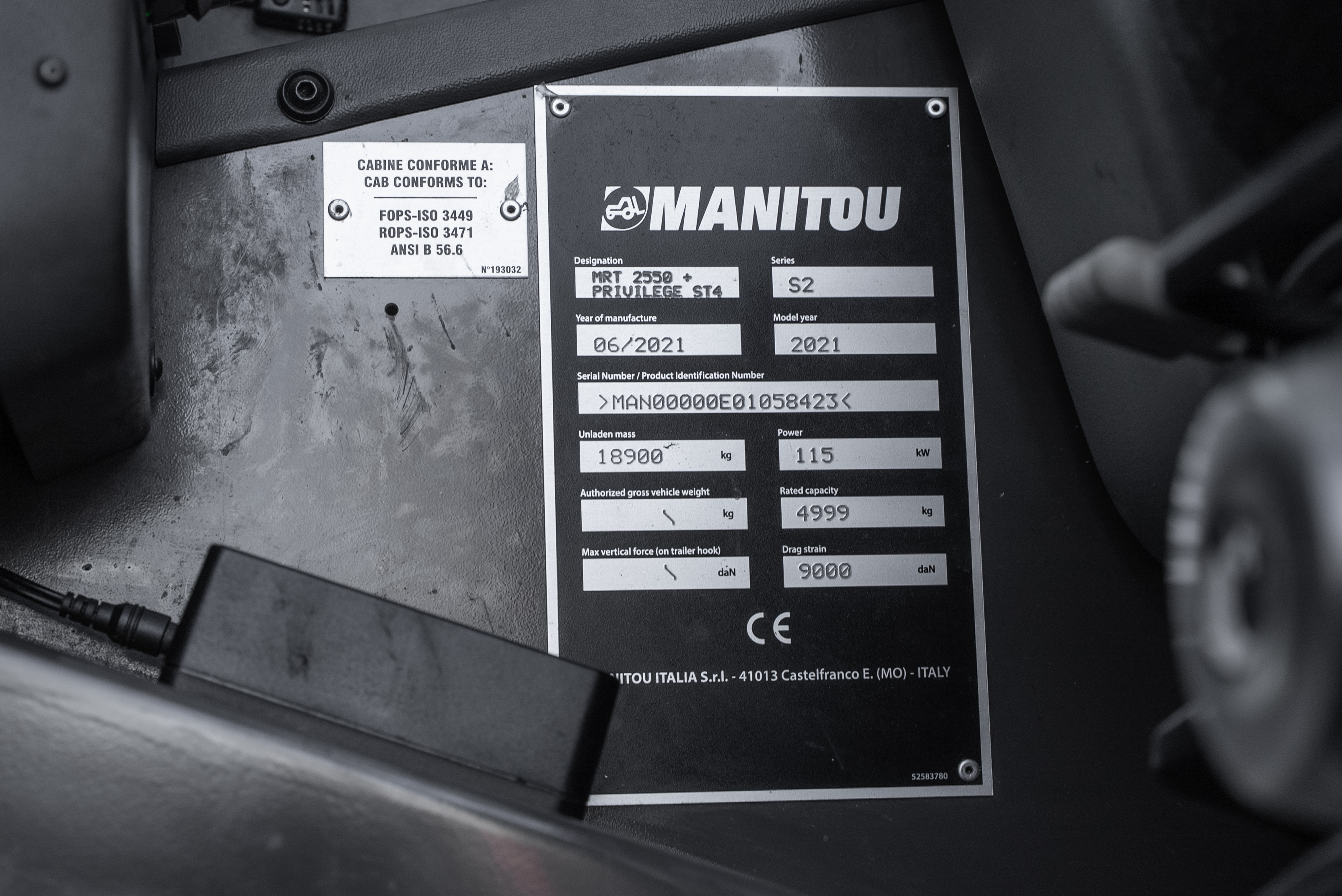 MRT 2550 PRIV+ ST4 S2 - Identification plate