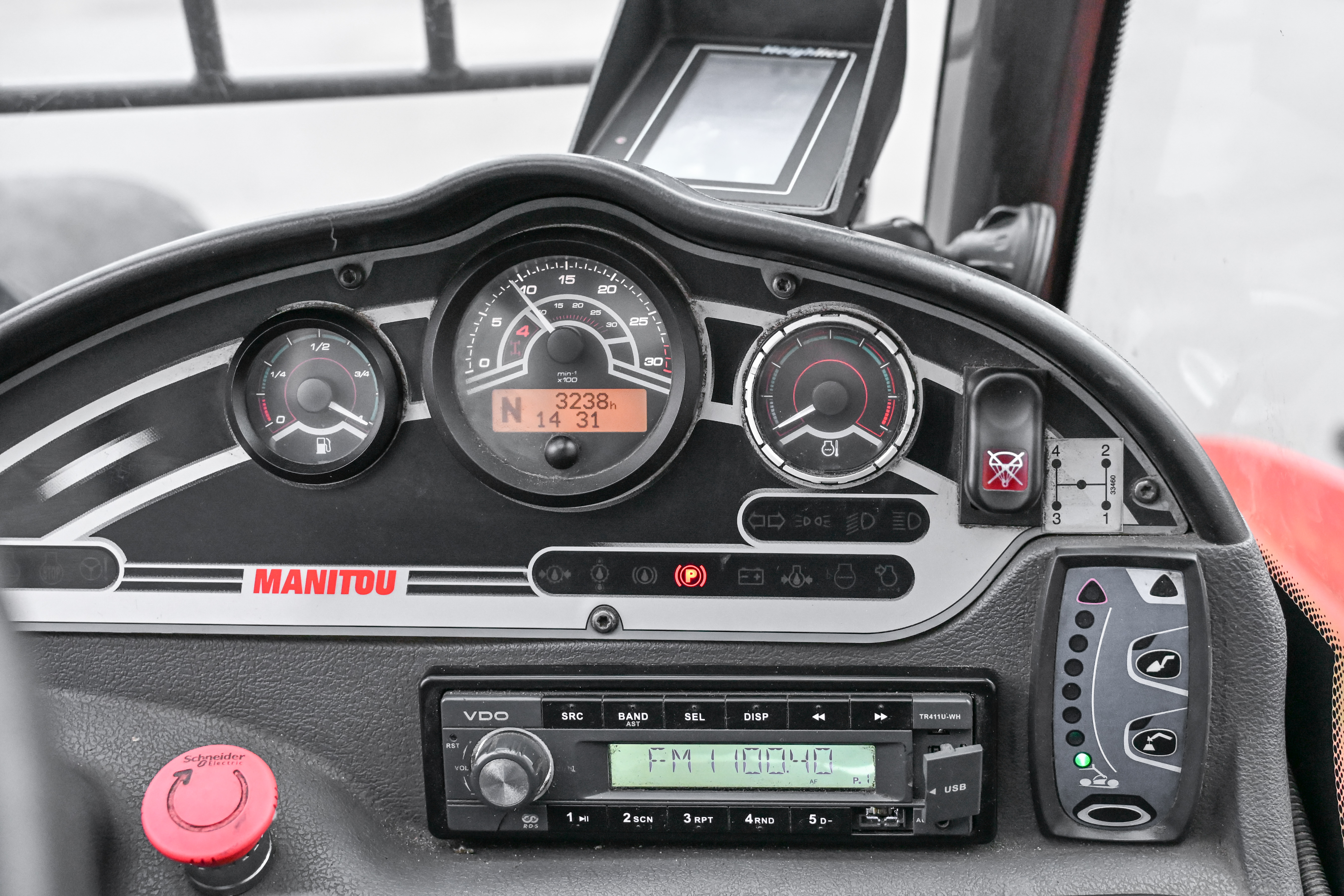 MT 732 EASY 75D ST3B S1 - Hours / Display