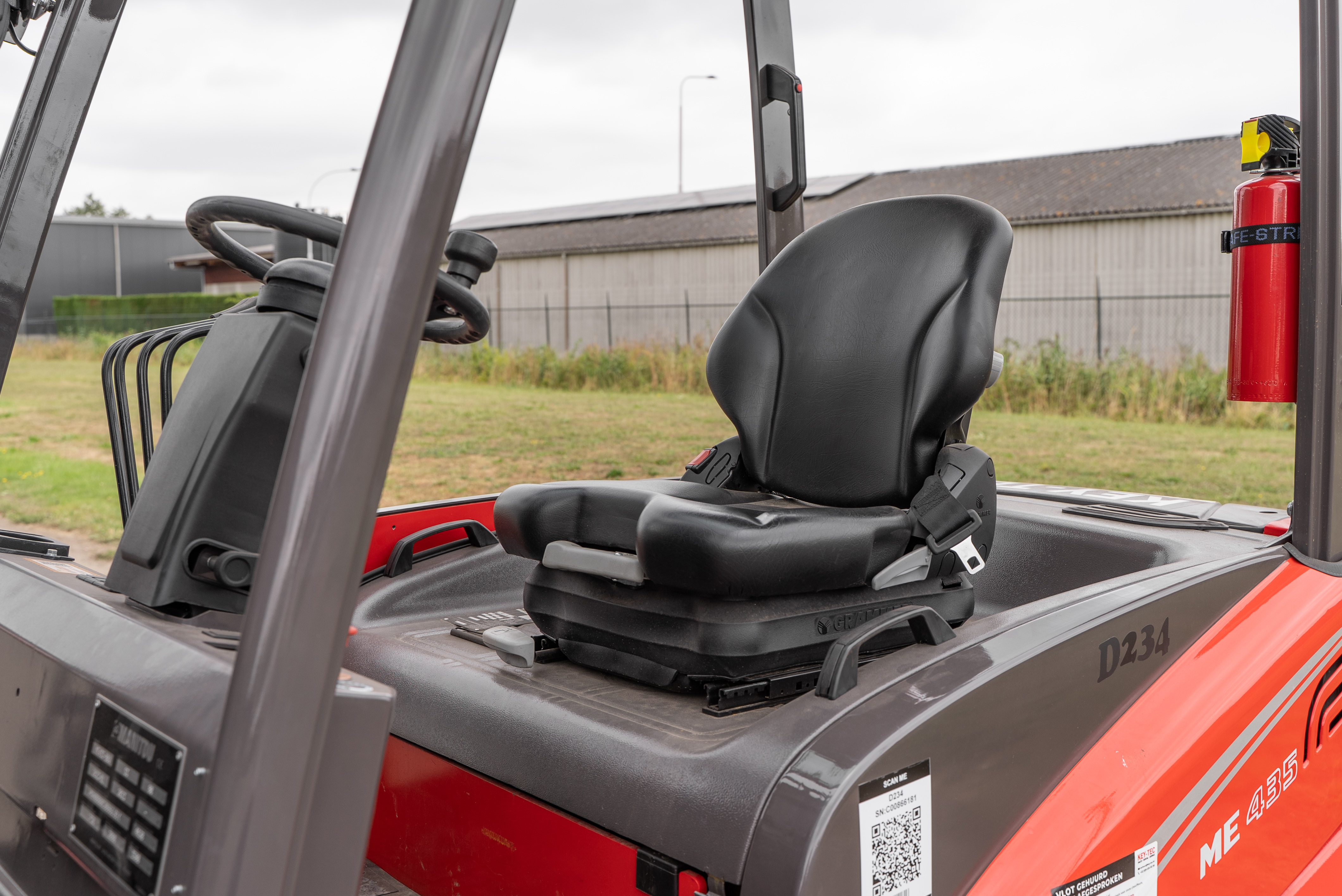 Manitou - Heftrucks - ME 435 80V S3 - Interieur achter