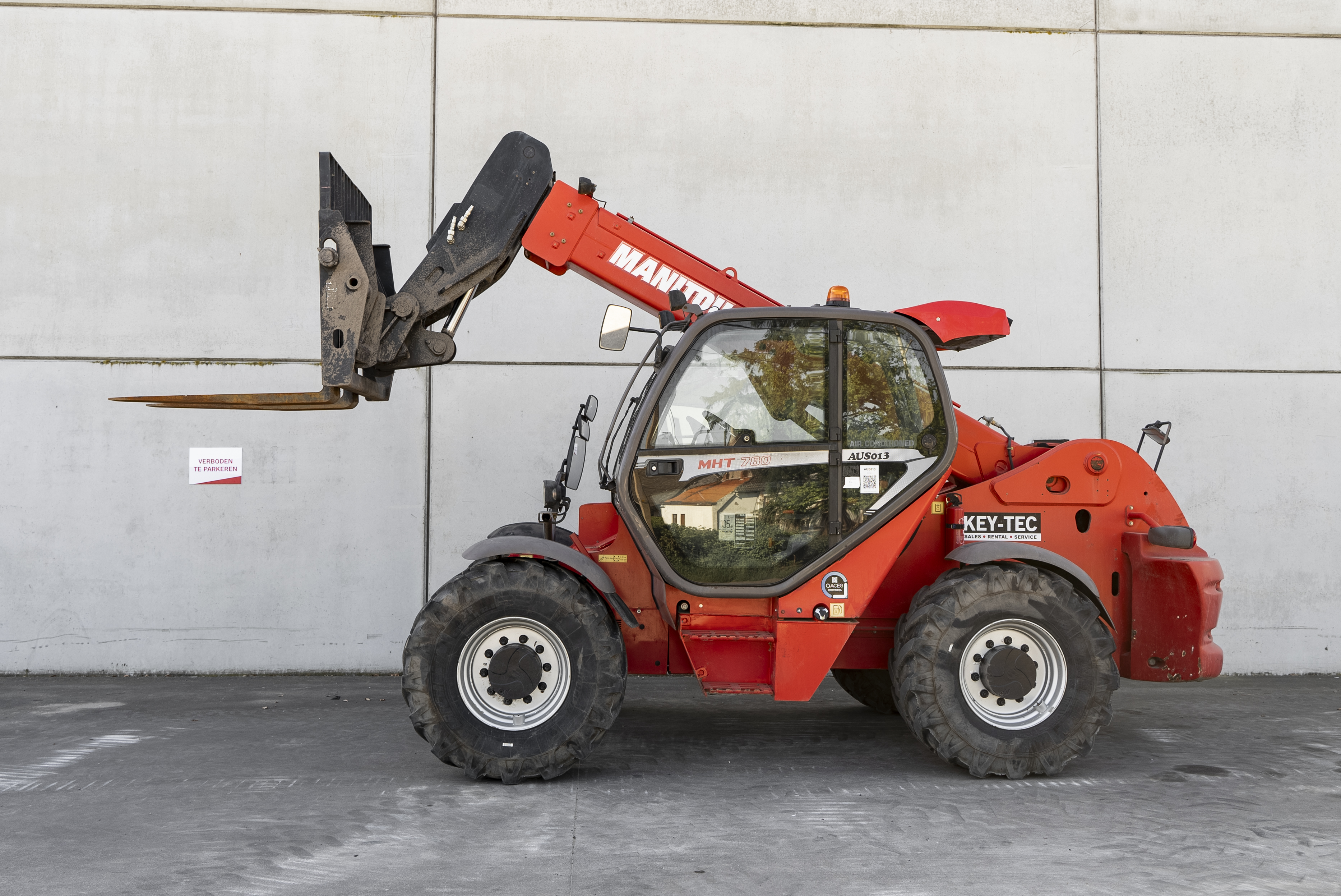 MHT 780 L EVOLUTION E3 - Side