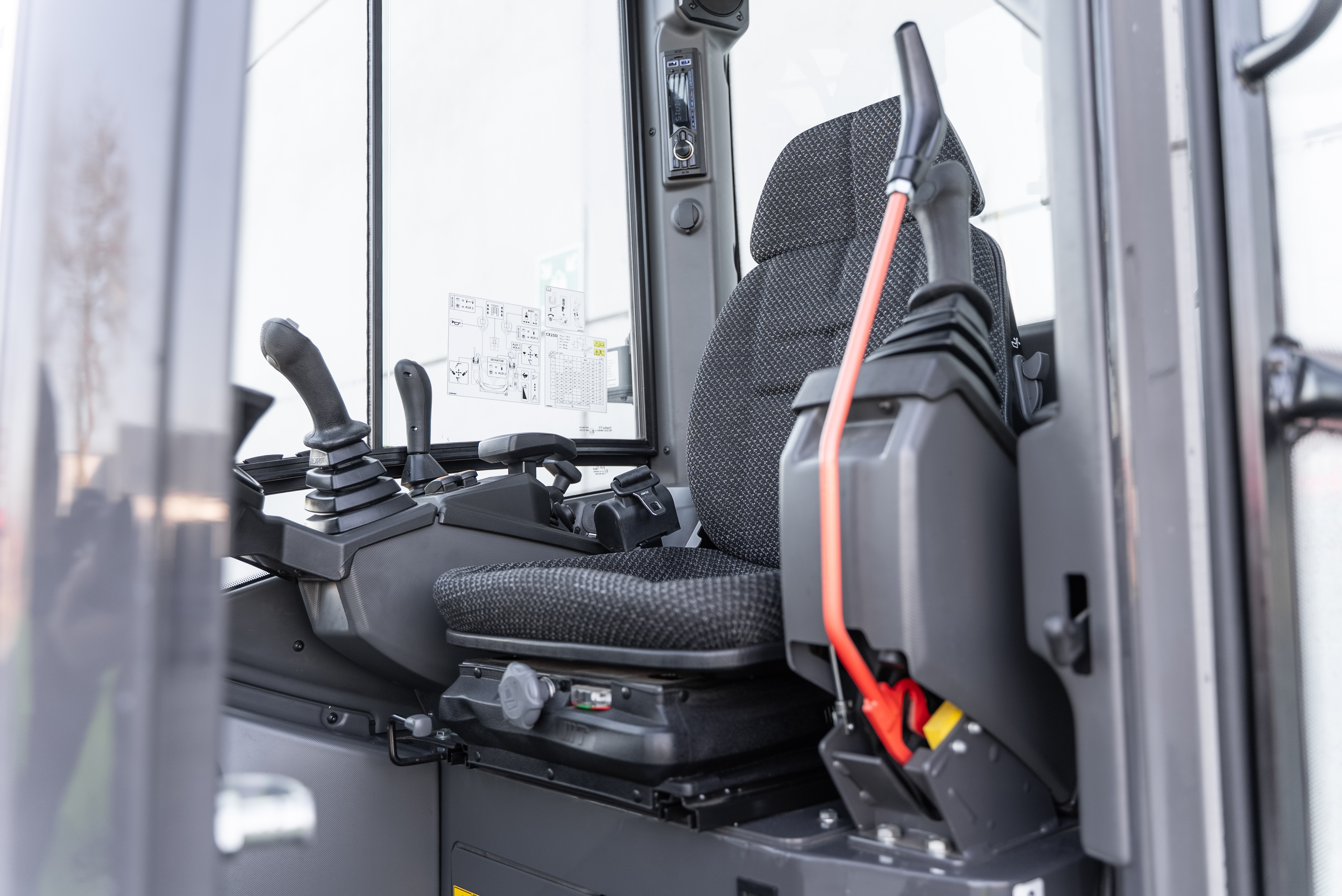 CX 25 D  - Interior back