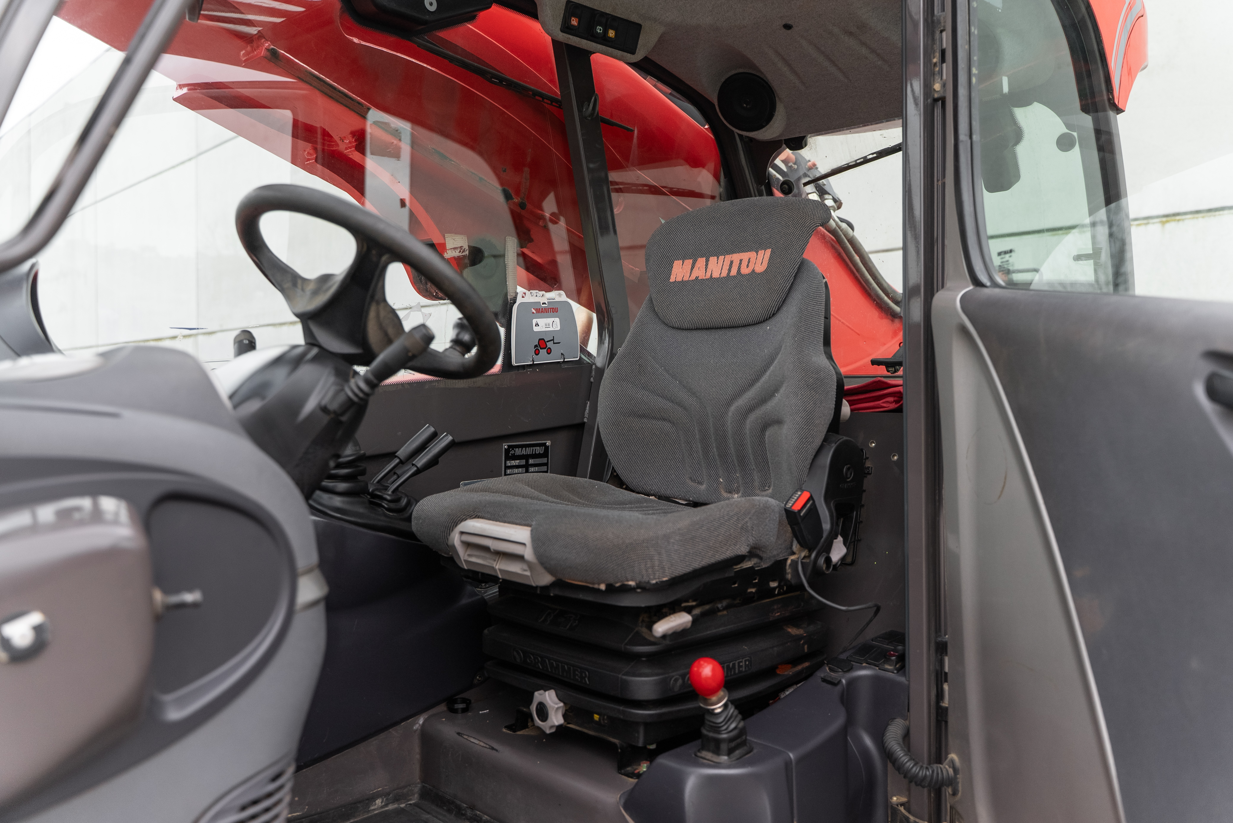 MT 1440 EASY 75D ST3B S1 - Interior back