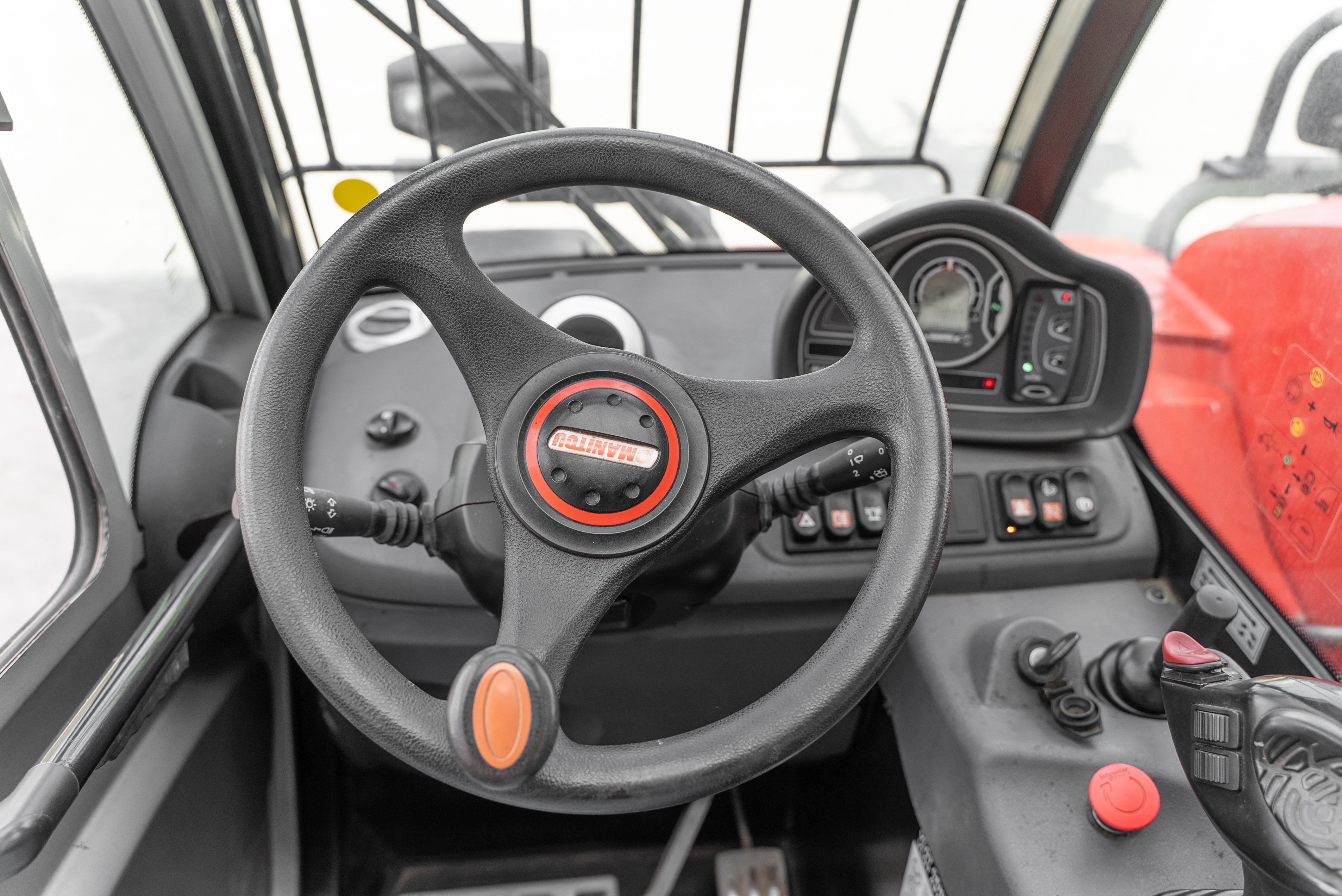 MT 625 H COMFORT 75K ST5 S1 - Interior front