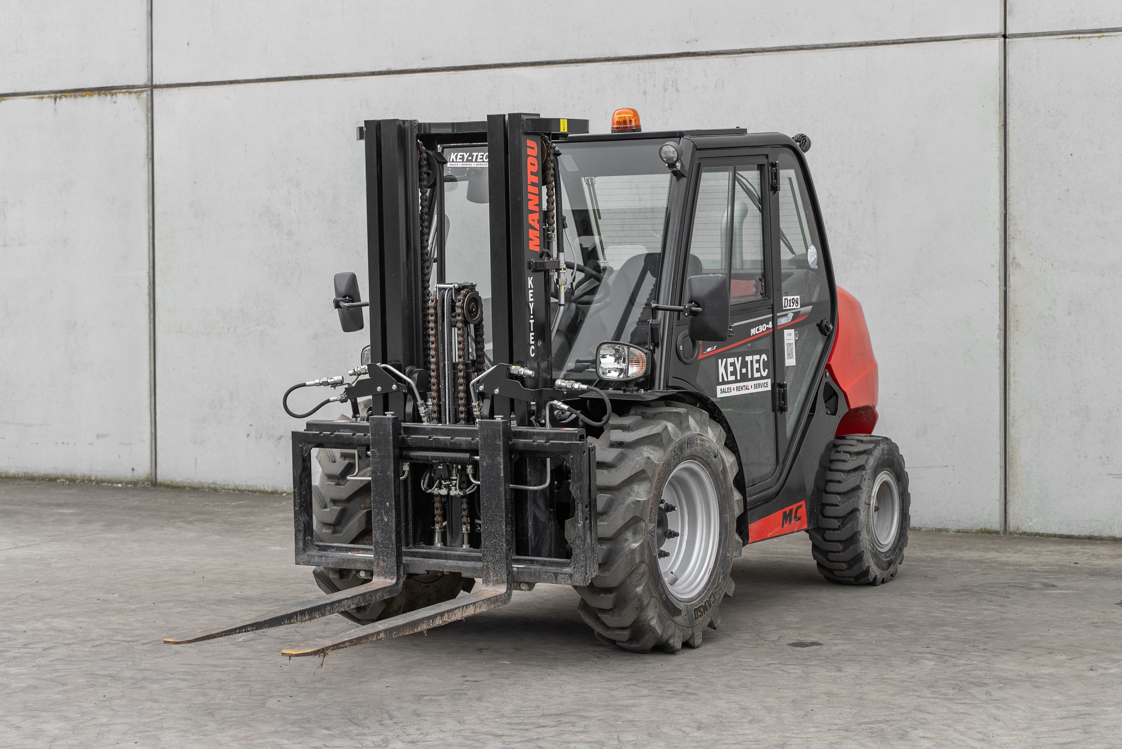 Manitou - Forklifts - MC 30-4 D K ST5 S1 - Front left