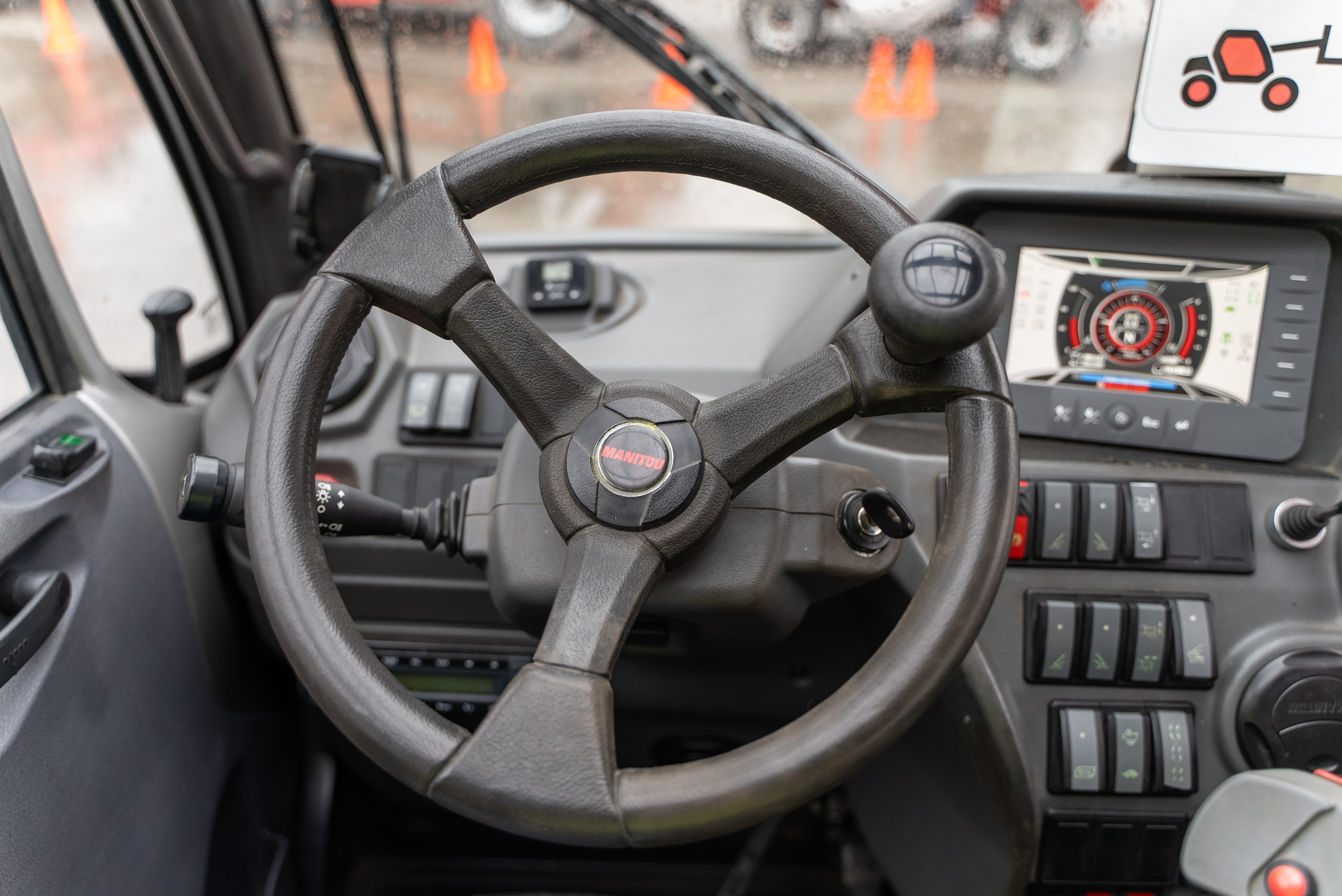 Manitou - Telehandlers - MRT 2550 PRIV+ ST4 S2 - Interior front