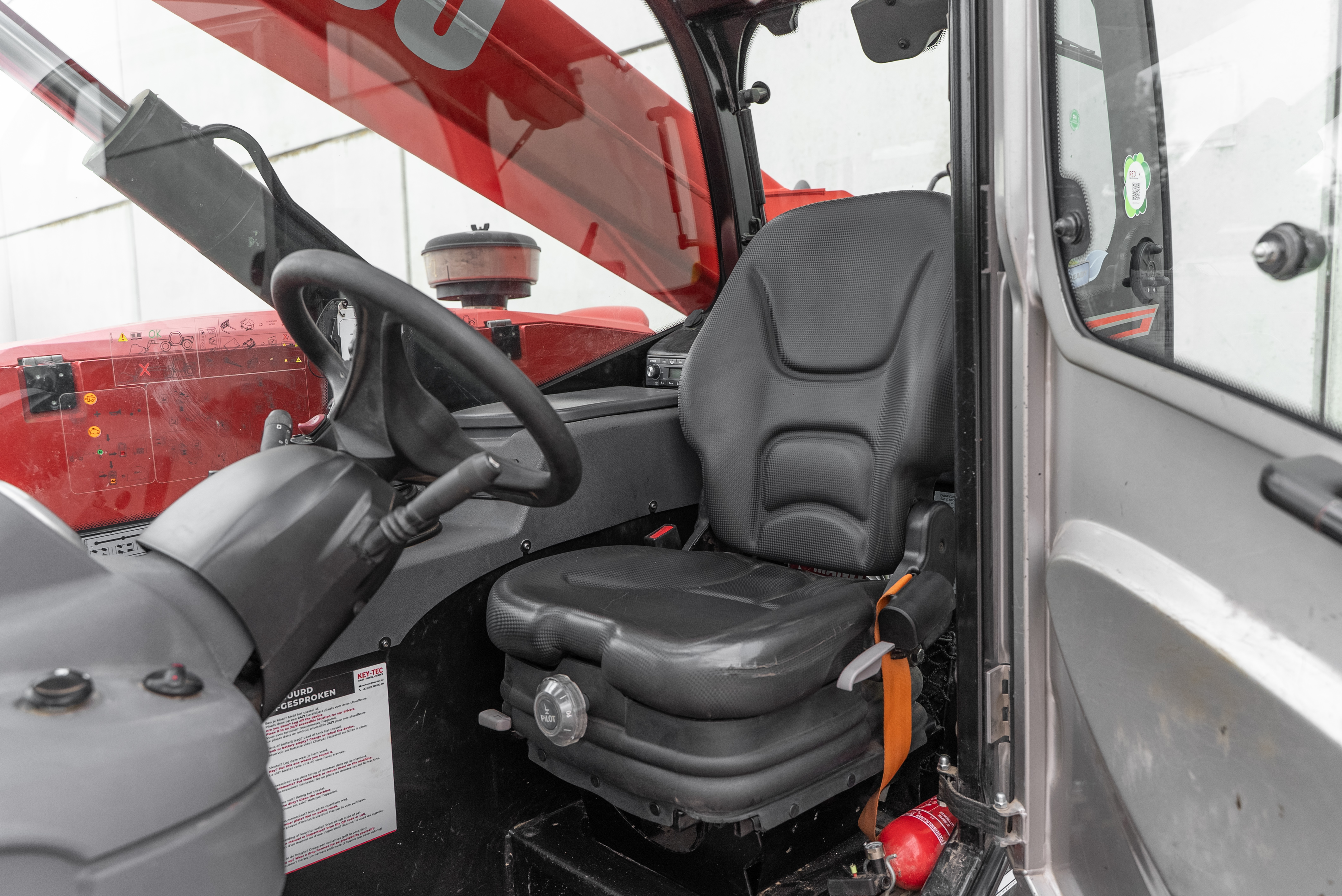 MT 625 H COMFORT 75K ST5 S1 - Interior back