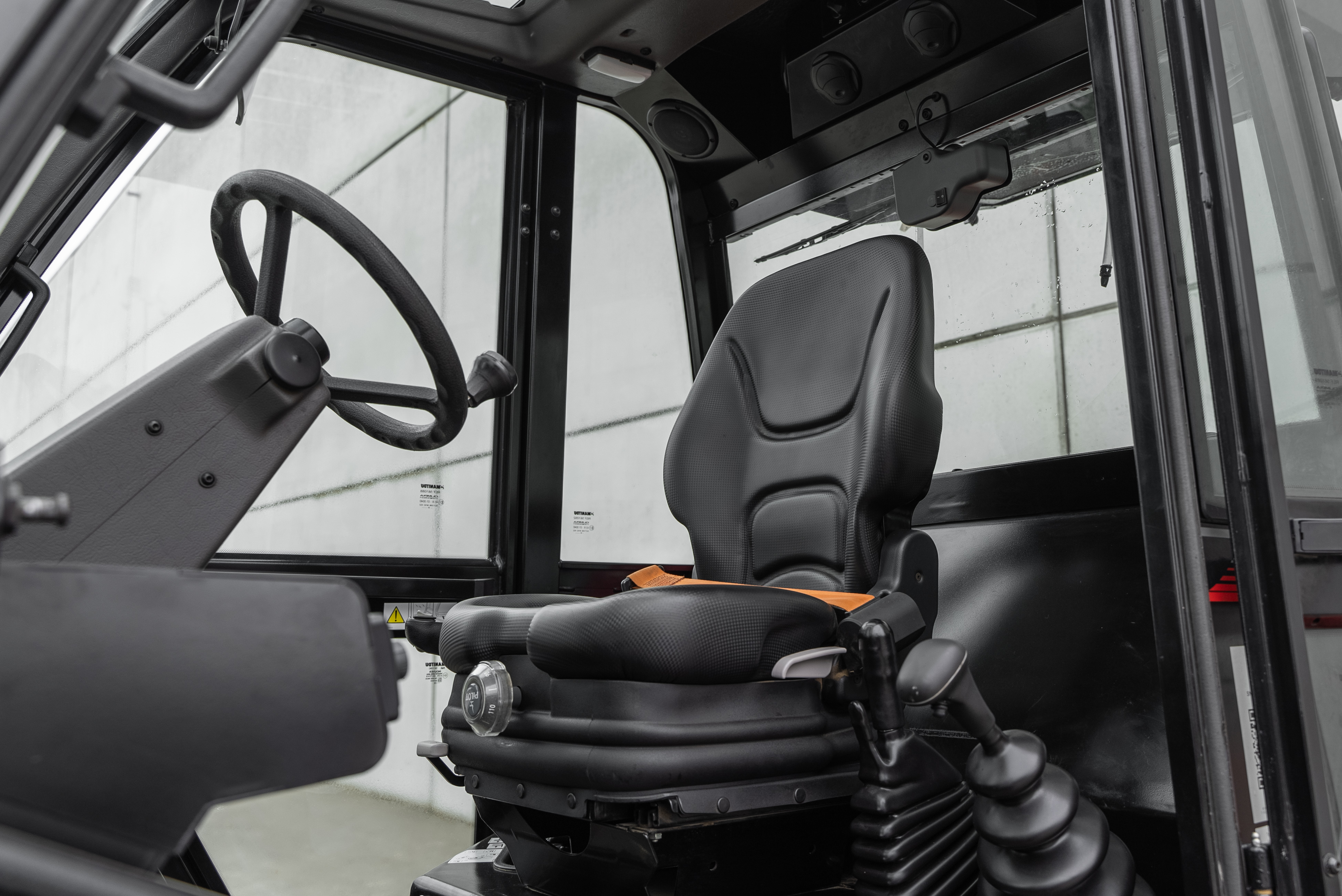 Manitou - Heftrucks - M 50-4 D ST5 S1 EU - Interieur achter