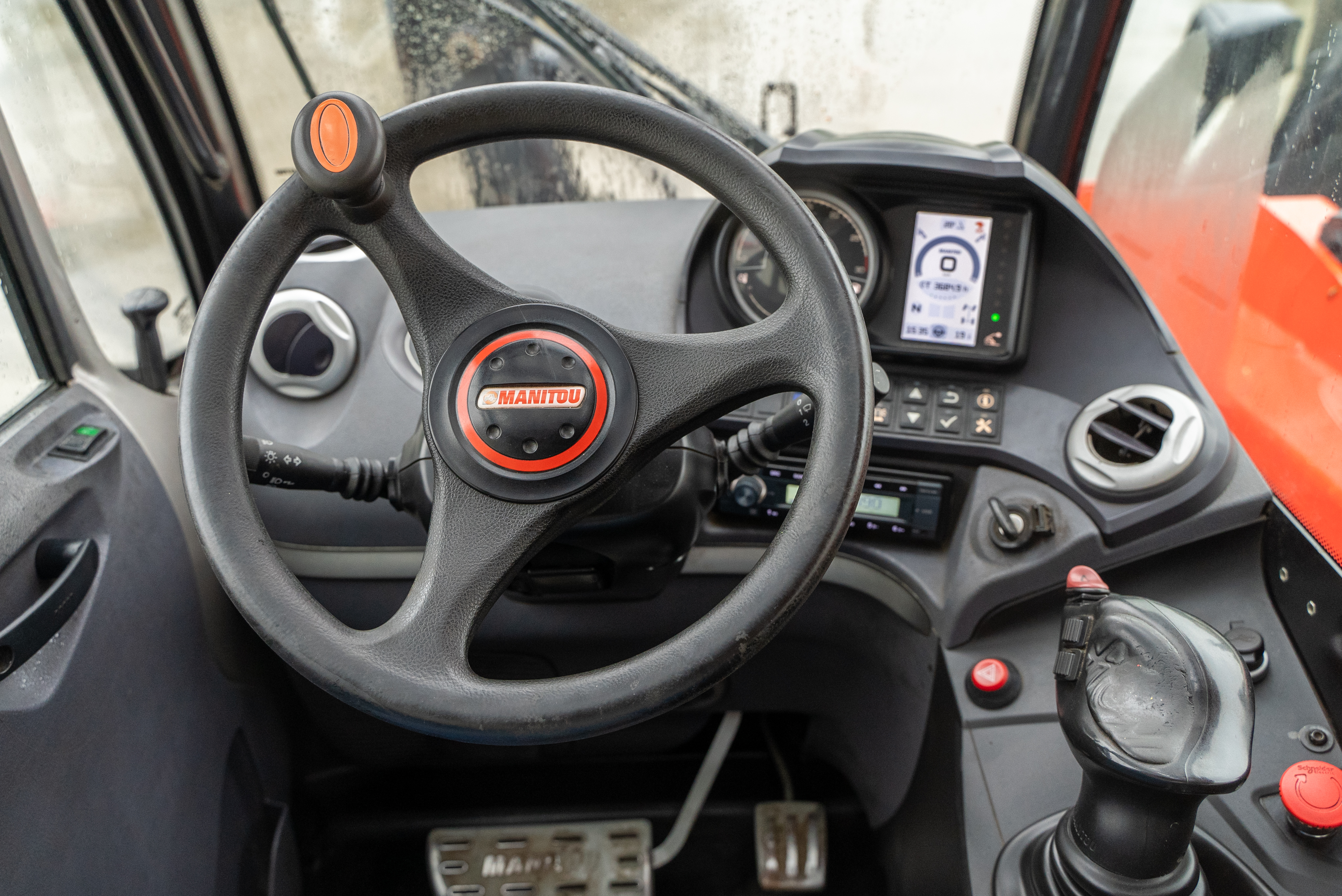 MT 1840 EASY 75D ST5 S1 - Interior front
