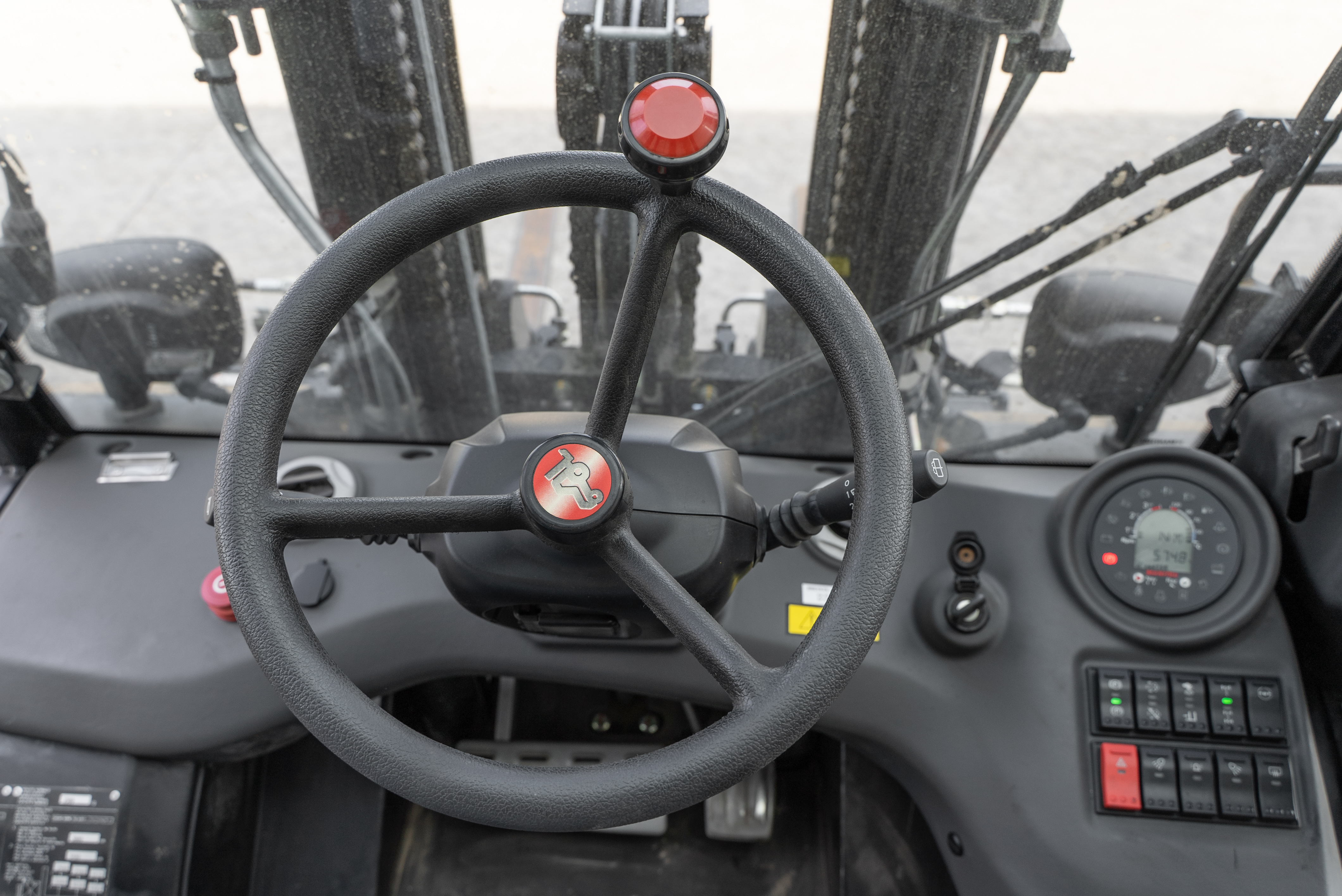MC 25-4 D K ST5 S1 - Interior front