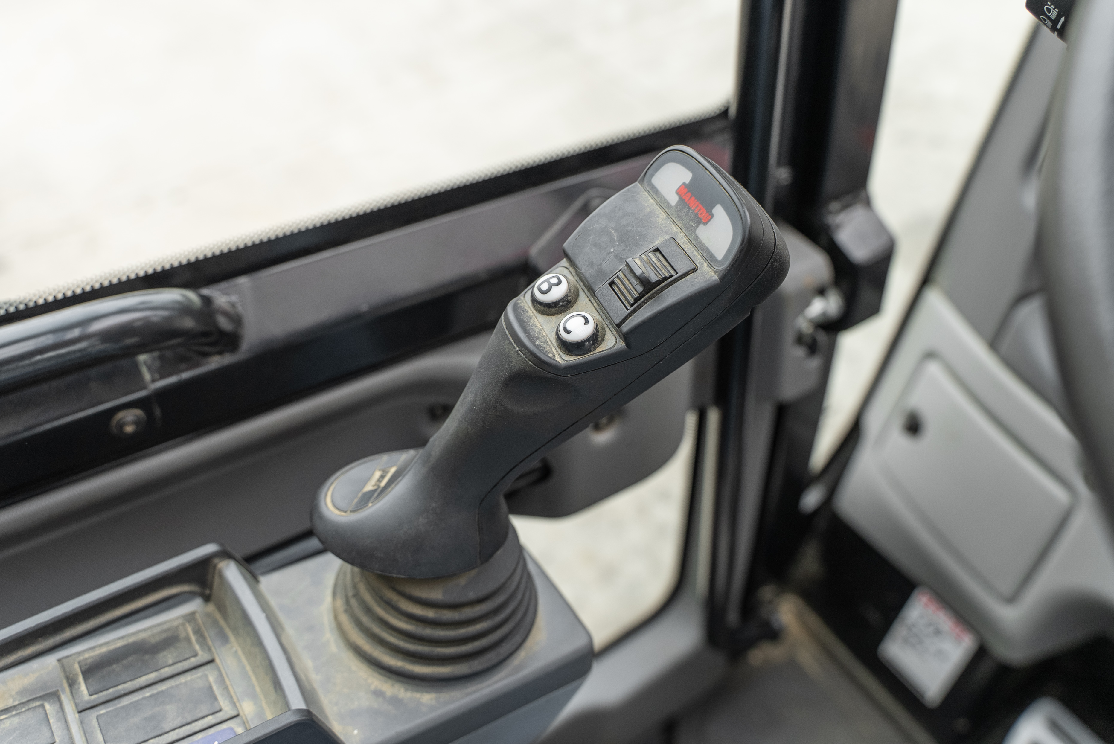 Manitou - Telehandlers - MRT 2660 360 160Y ST5 S1 - Product image