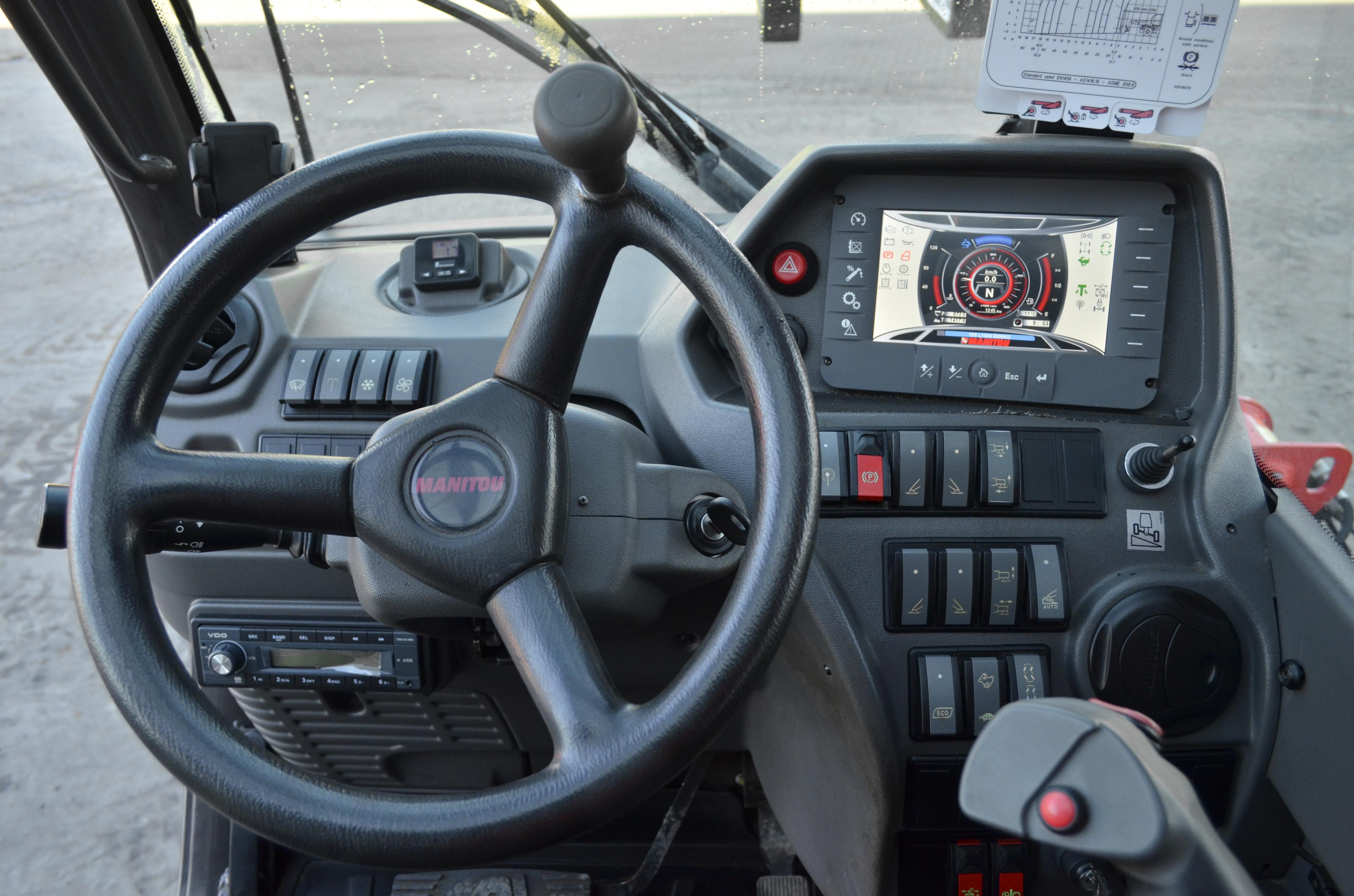 Manitou - Telehandlers - MRT 2550 PRIV+ ST4 S2 - Interior front