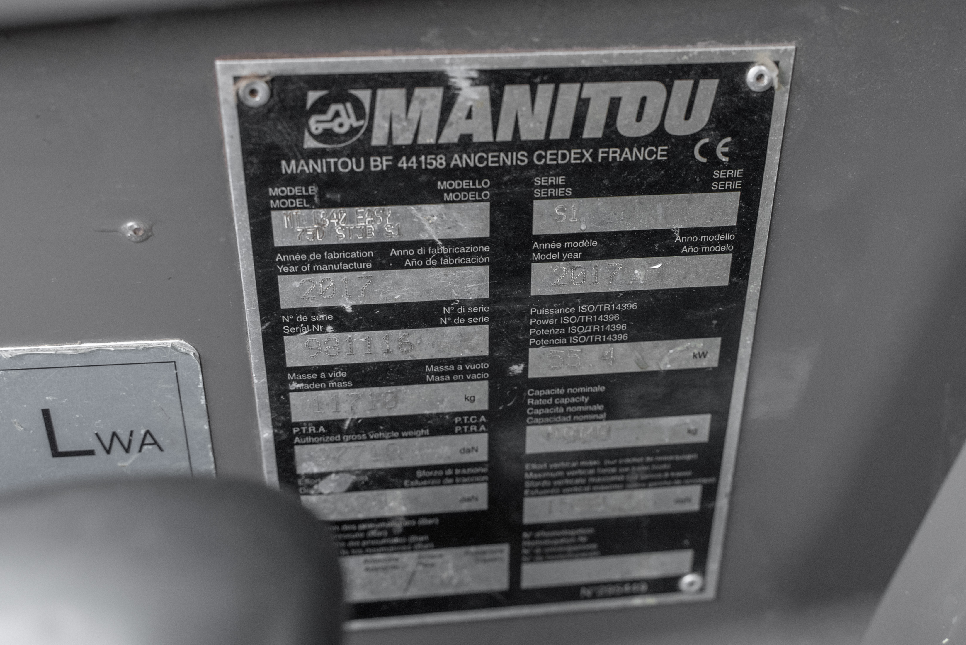 MT 1840 EASY 75D ST3B S1 - Identification plate