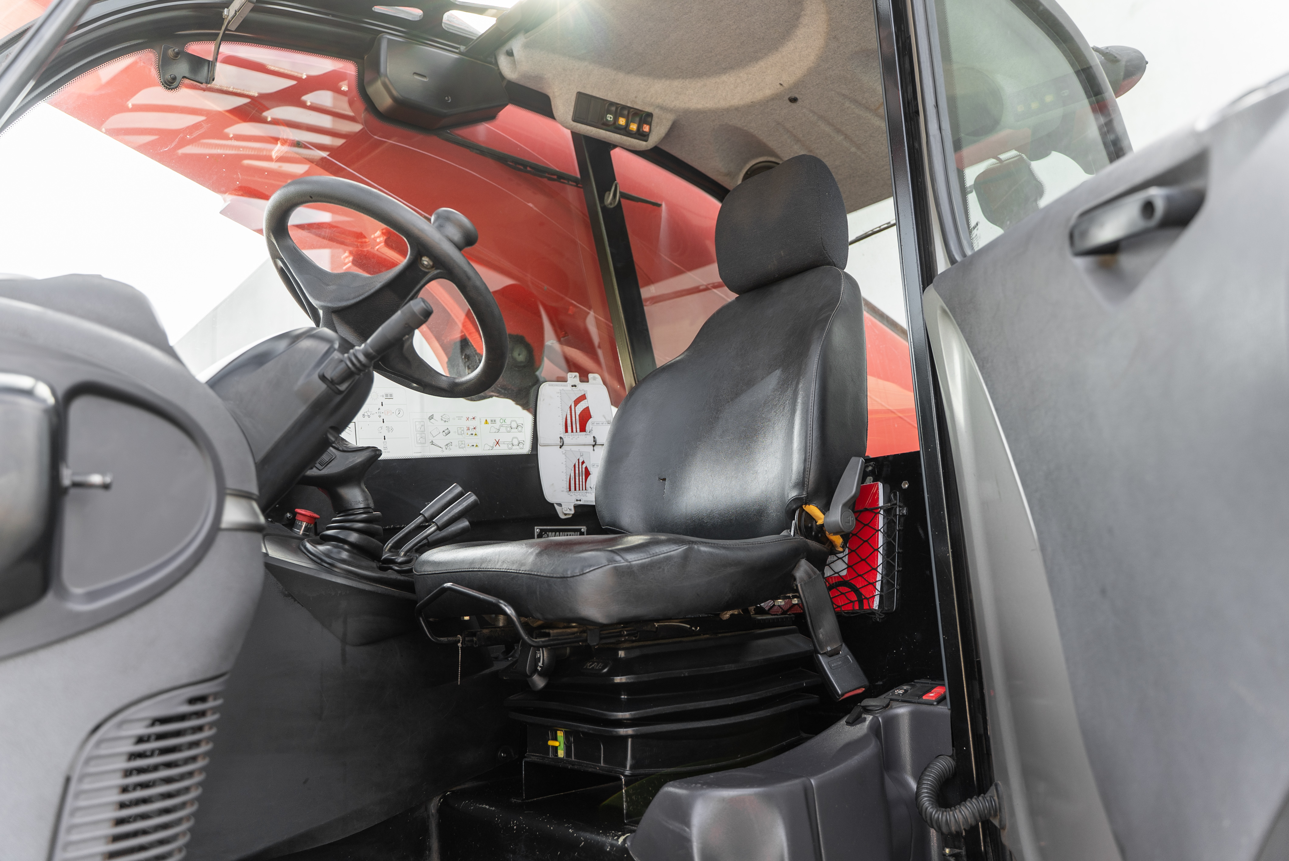 MT 1840 EASY 75D ST5 S1 - Interior back