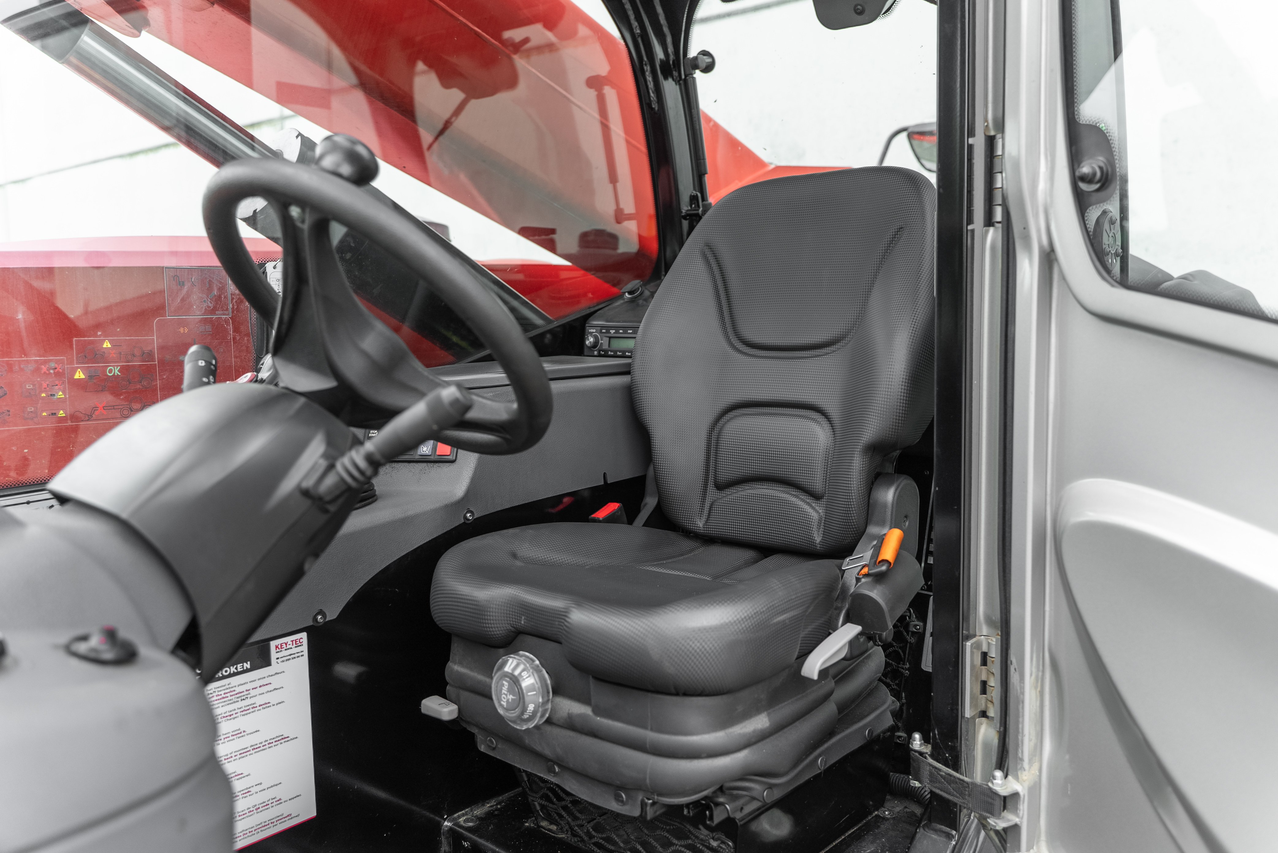 MT 730 H 75K ST5 S1 - Interior back