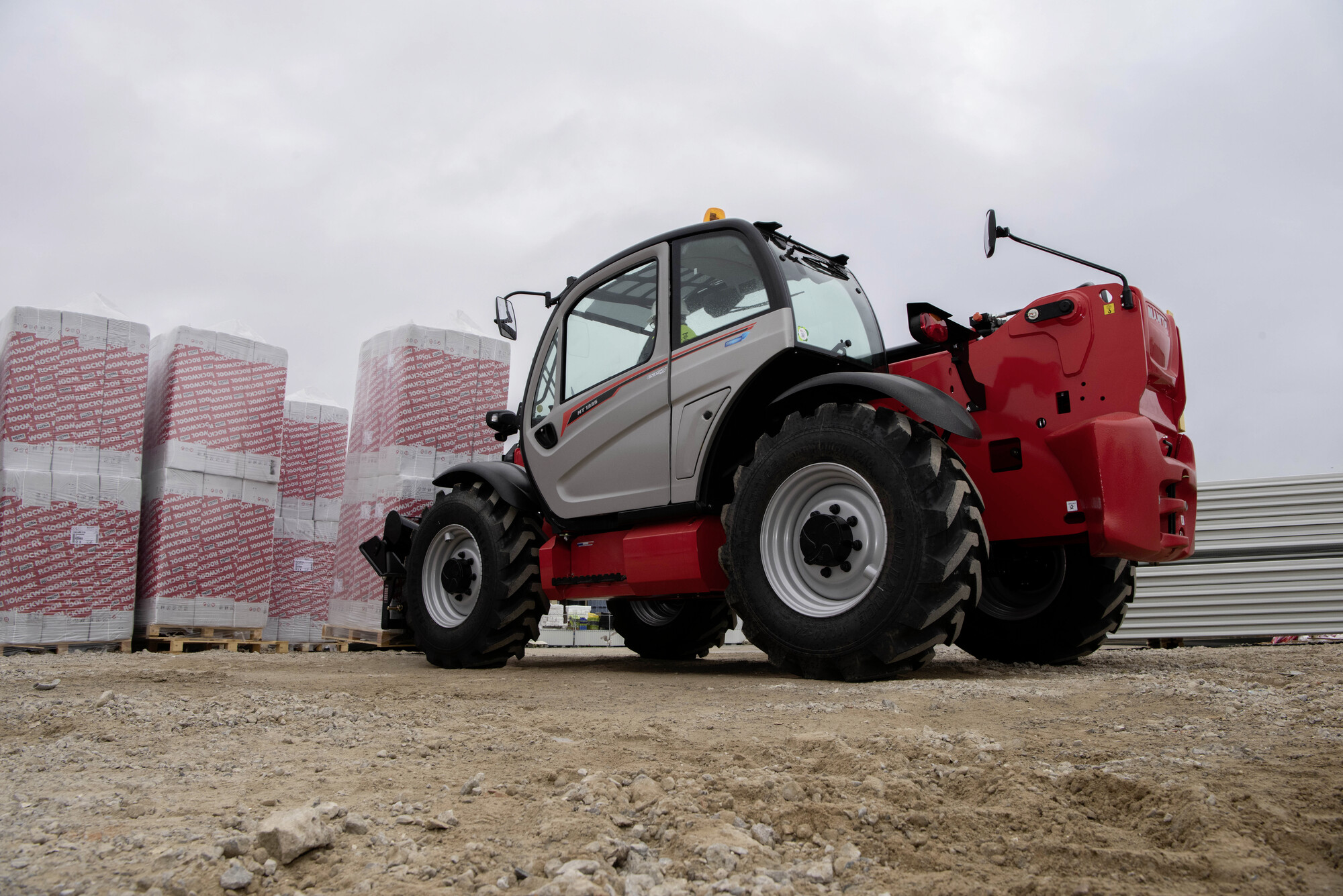 MT 1135 EASY 75D ST5 S1 - Application