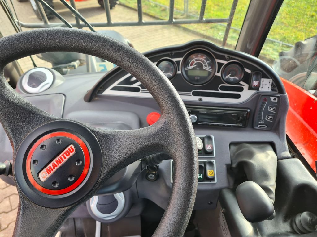 MT 732 EASY 75D ST3B S1 - Interior