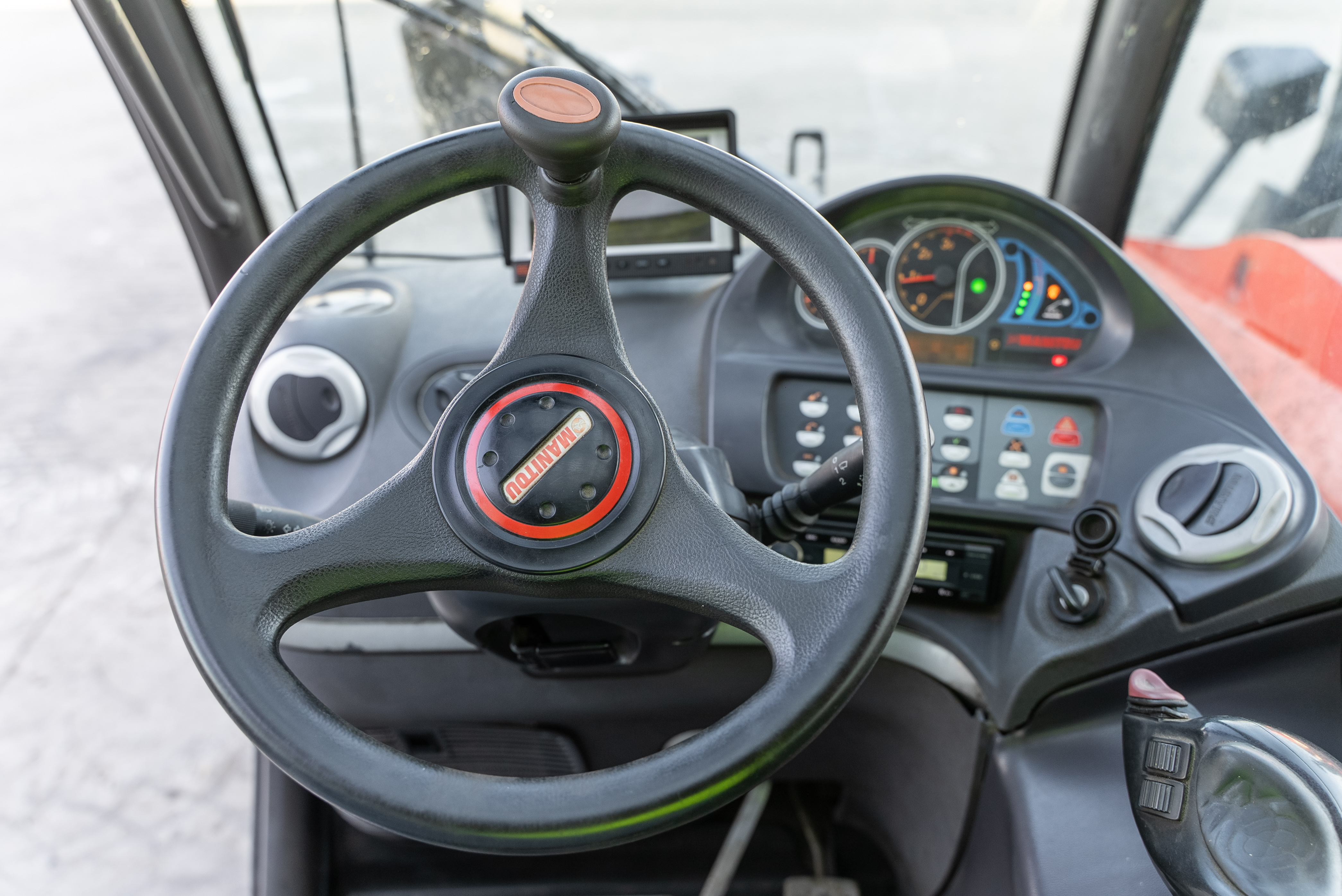 MT 1840 100P ST3B S2 - Interior front
