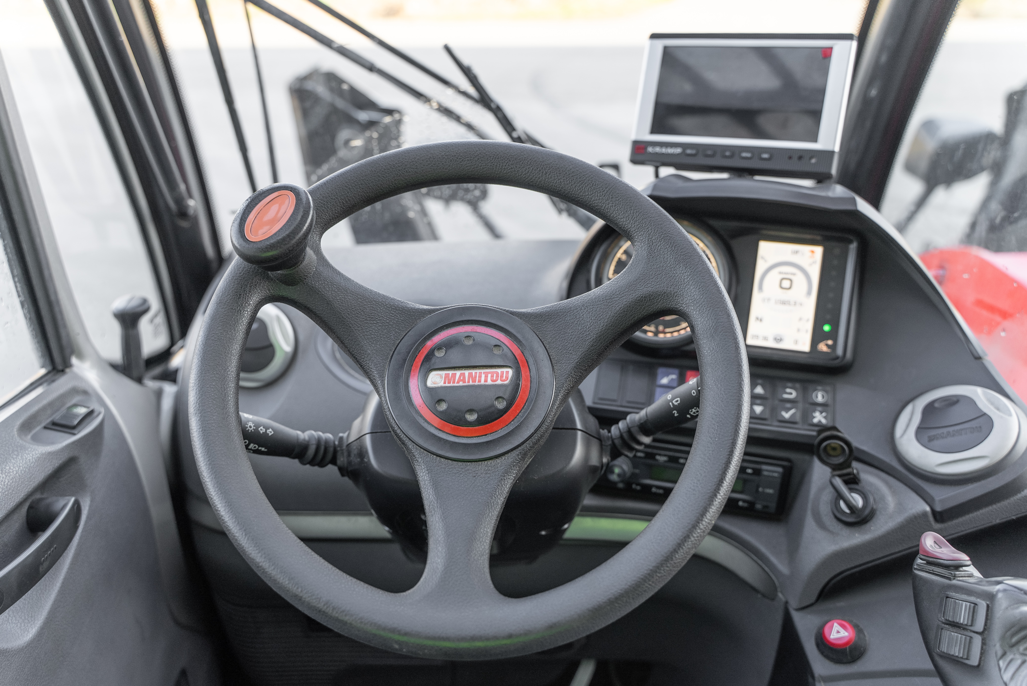 MT 1840 EASY 75D ST5 S1 - Interior front