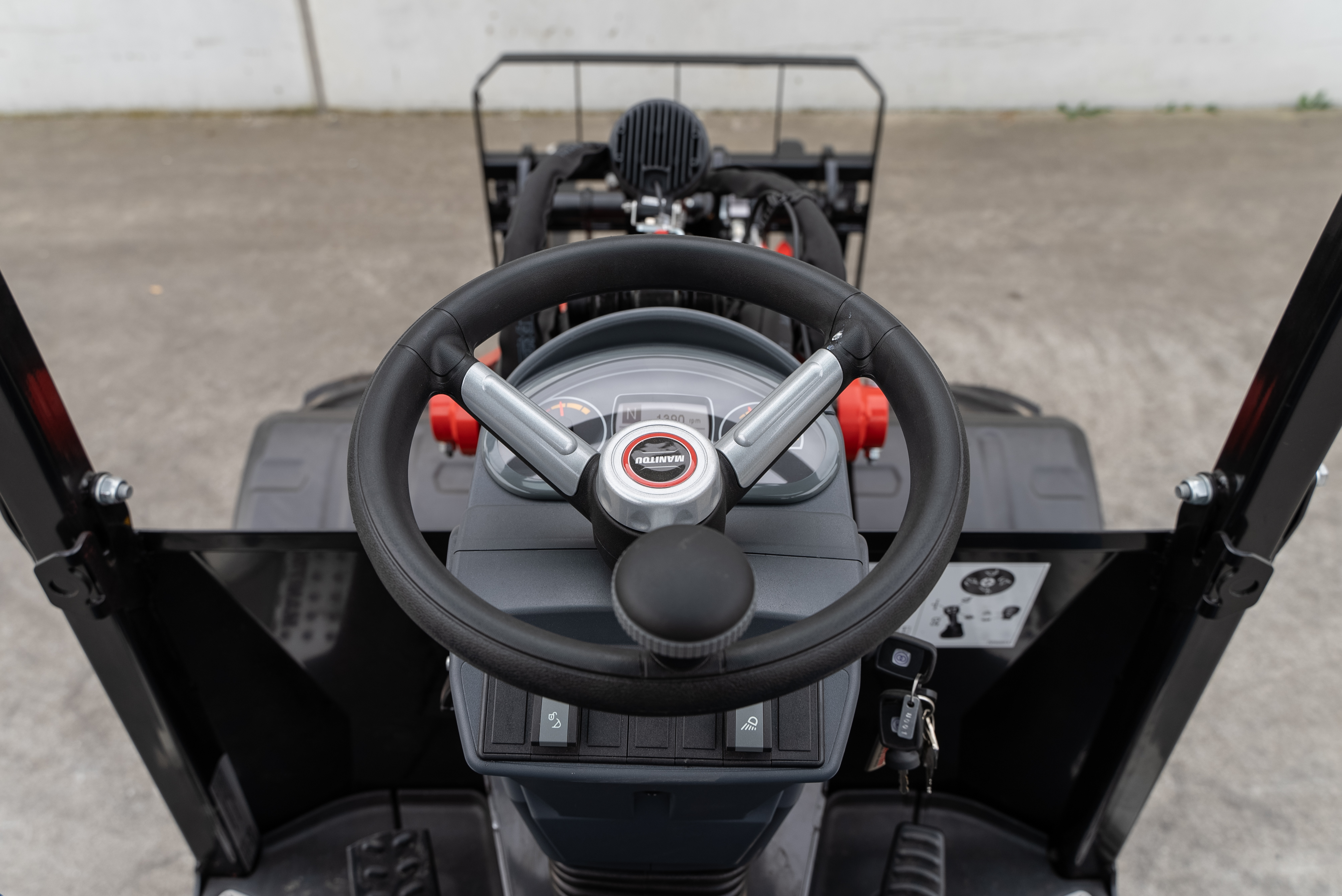 MLA 3-25 H-C P ST5 S1 - Interior front